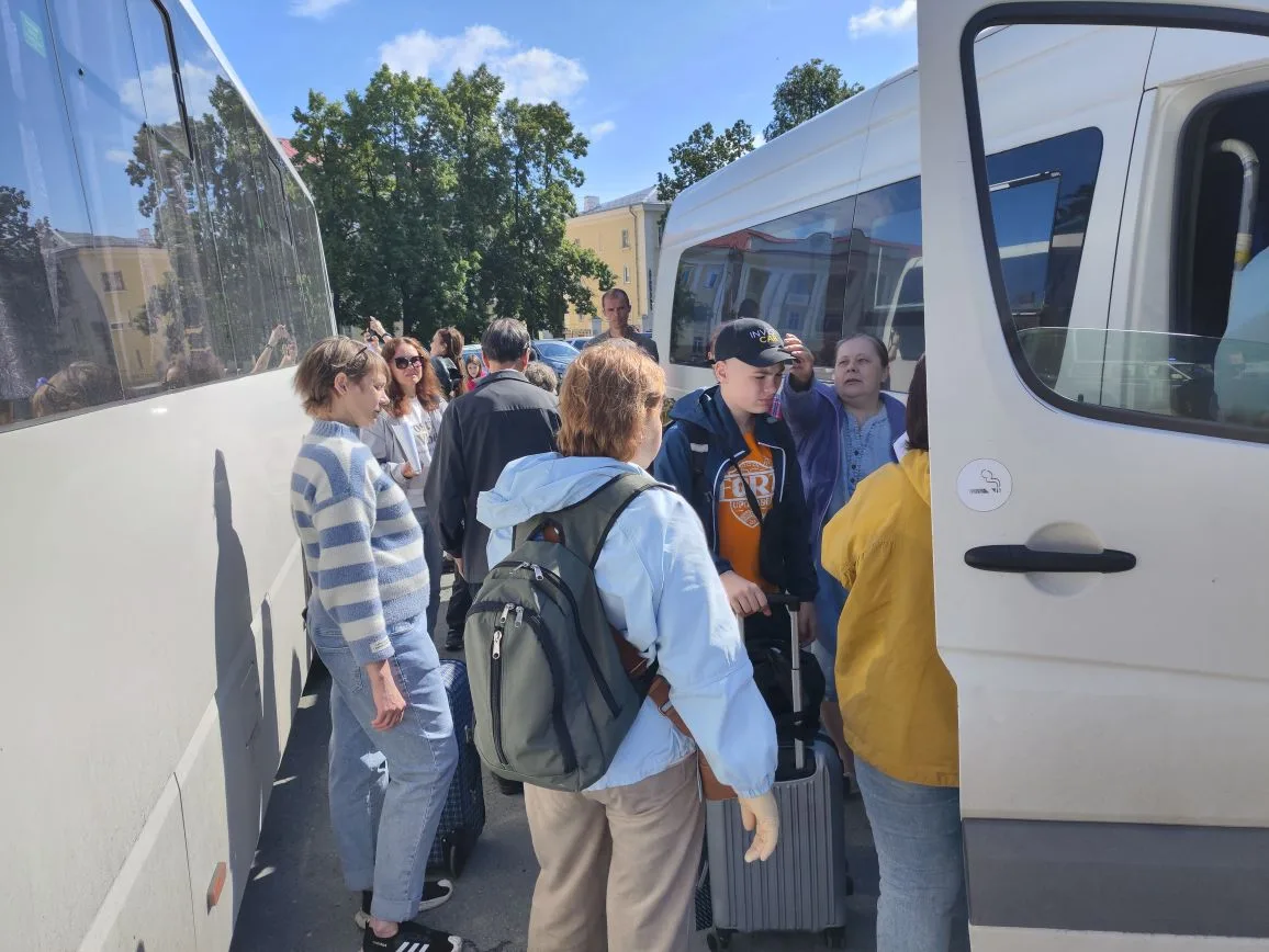 Сегодня в детских оздоровительных лагерях "Отважных" и "Орлёнок" началась первая смена....