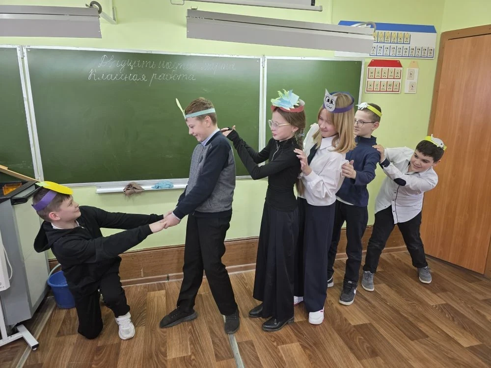 🎭 Волшебный мир театра — глазами детей! 🎭  В честь Дня театра ученики 4 «А» класса устроили настоящи