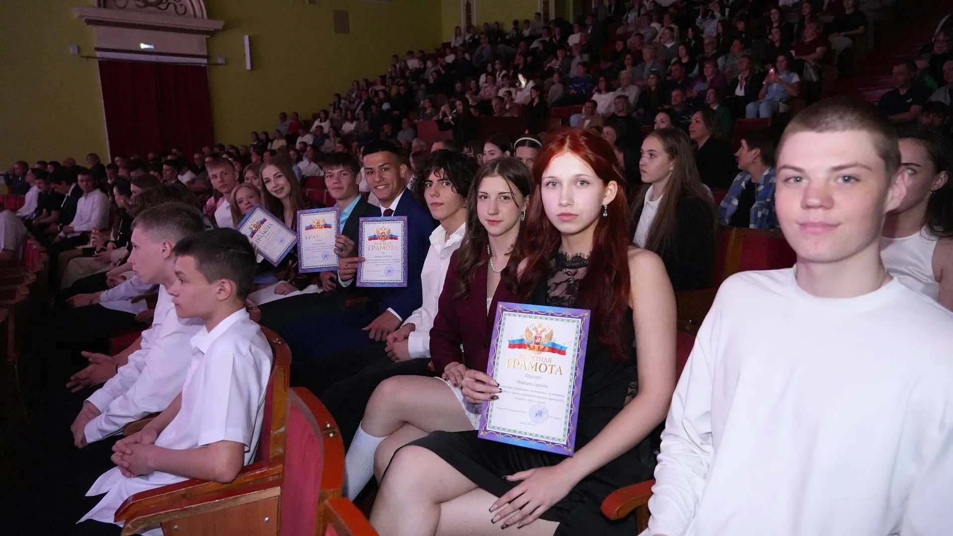 ⚡️🏆Гордость Бийска: в Городском Дворце культуры чествовали выпускников спортшкол ⁣ В нашем городе пр