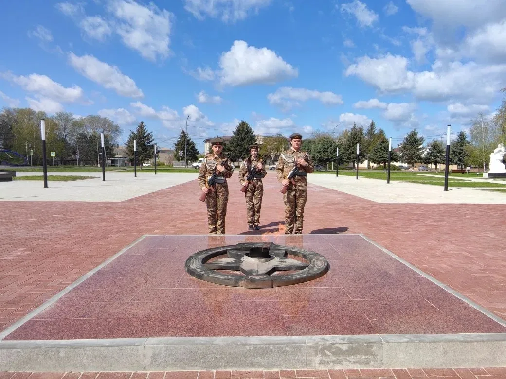 На посту — «Бастион»! 🛡🇷🇺 Сегодня с раннего утра у мемориала в селе Белая Глина особенно торжественн