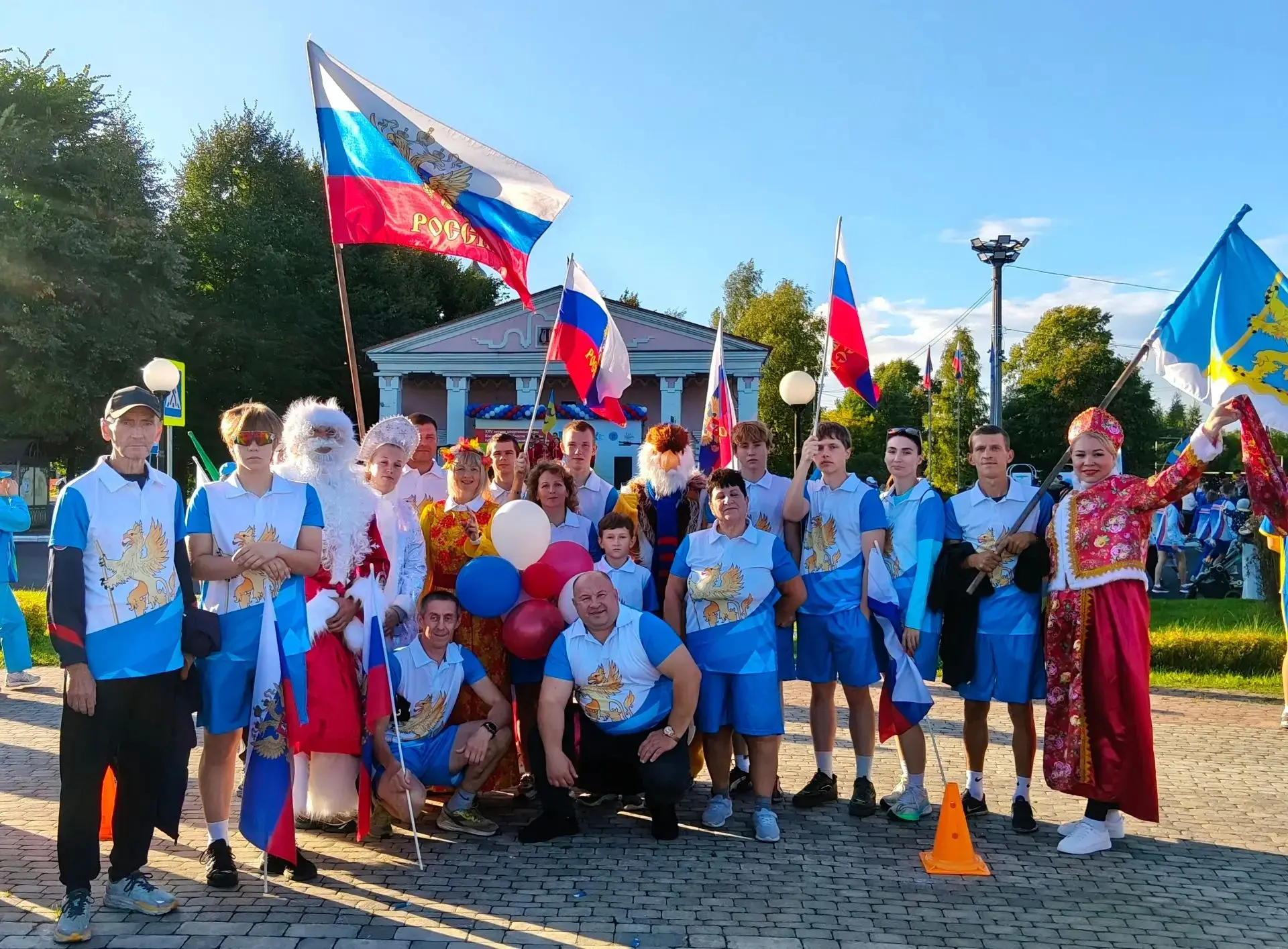 Болеем за наших!