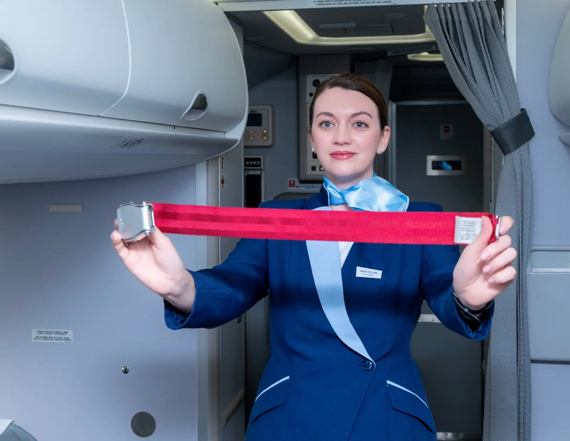 Добро пожаловать на борт ✈️

🩷 Улыбка на входе в самолёт 
❤️ Спокойный голос во время турбулентност