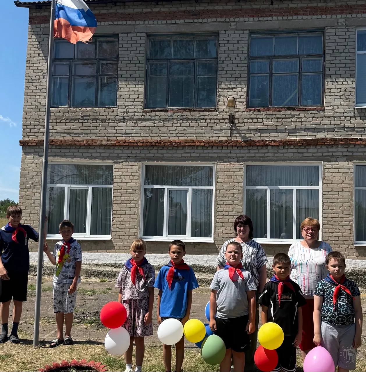 11 июня воспитанники лагеря «Муравейник» филиала МКОУ «Радченская СОШ» - «Варваровская ООШ» посвятил