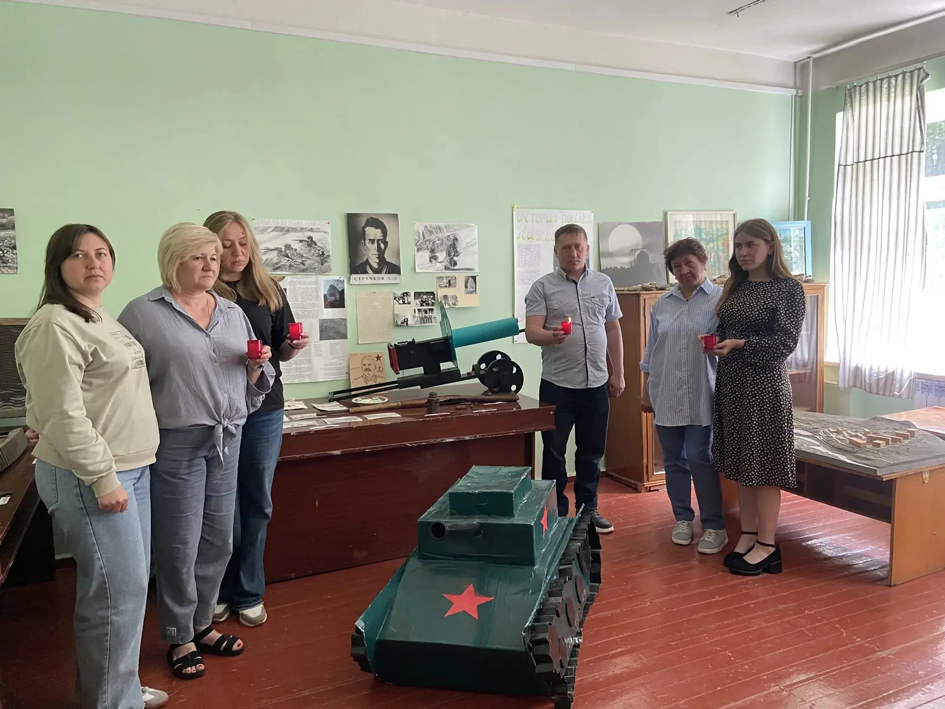 Минута молчания: тишина, в которой слышна память

Сегодня, в День памяти и скорби, педагогический ко