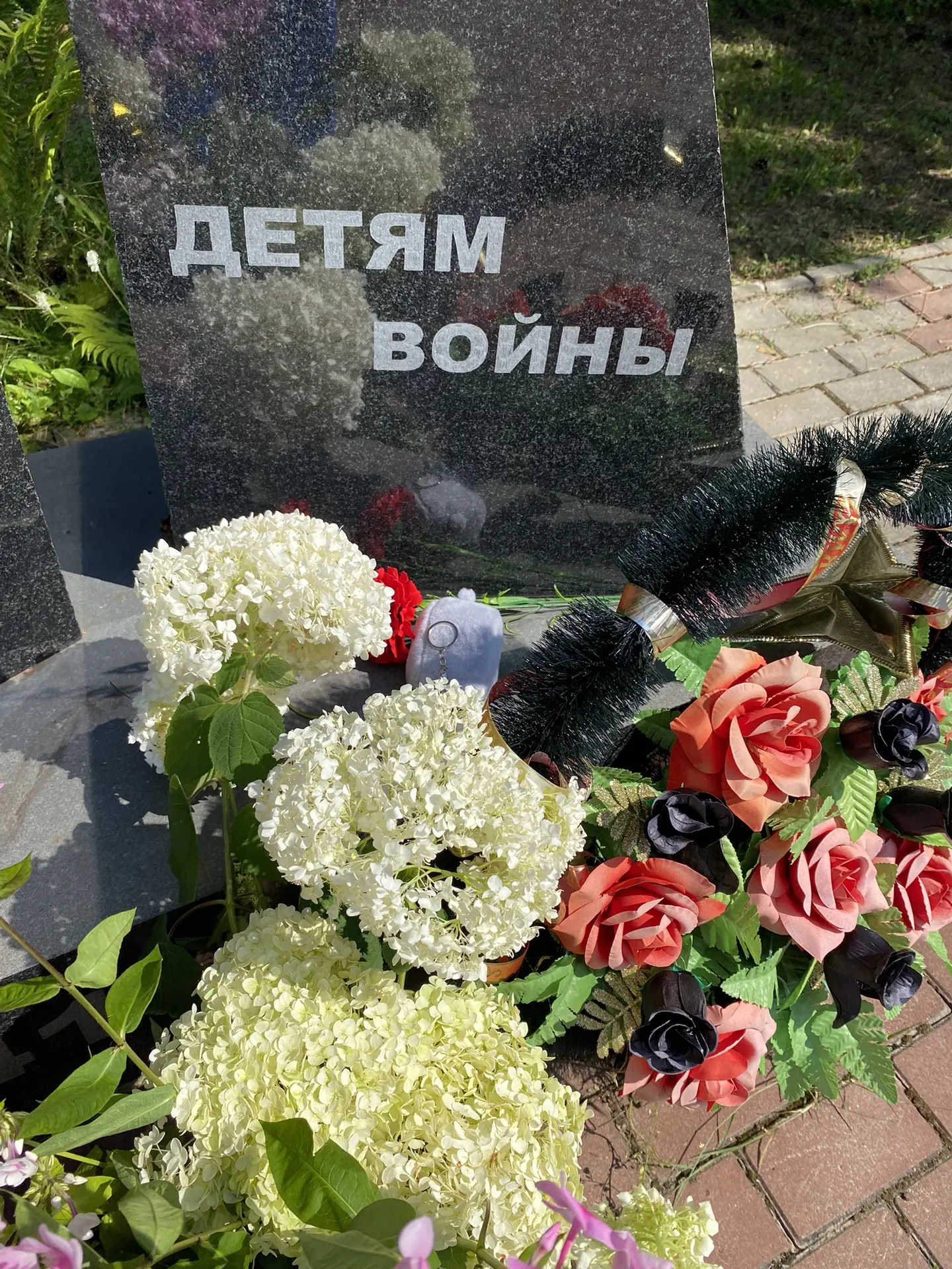 2026 год. Июль. Жара! 
27 июля - день, когда вспоминают детей, чьи жизни оборвались в результате воо