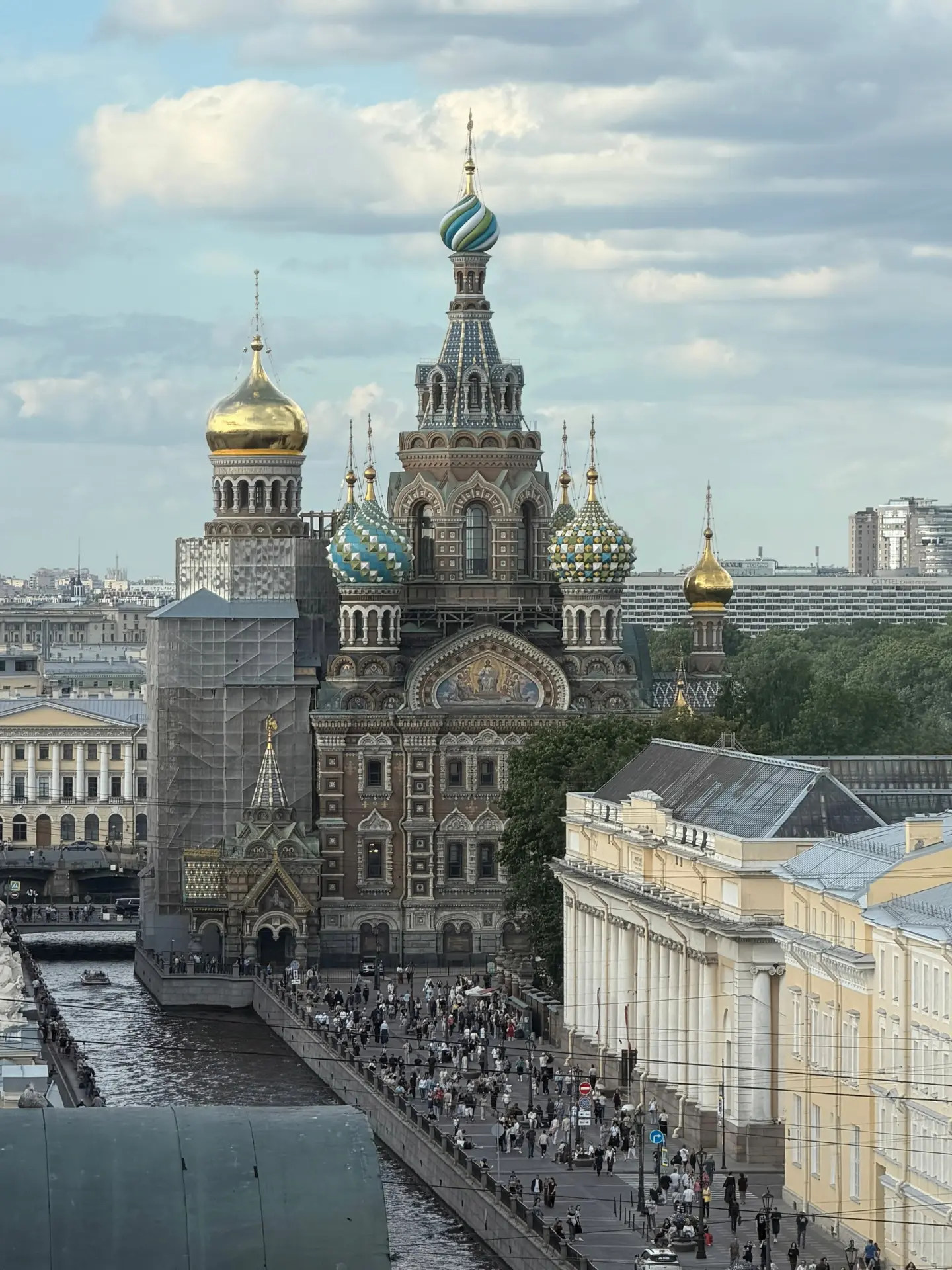 Спас на Крови продолжает освобождаться от лесов!