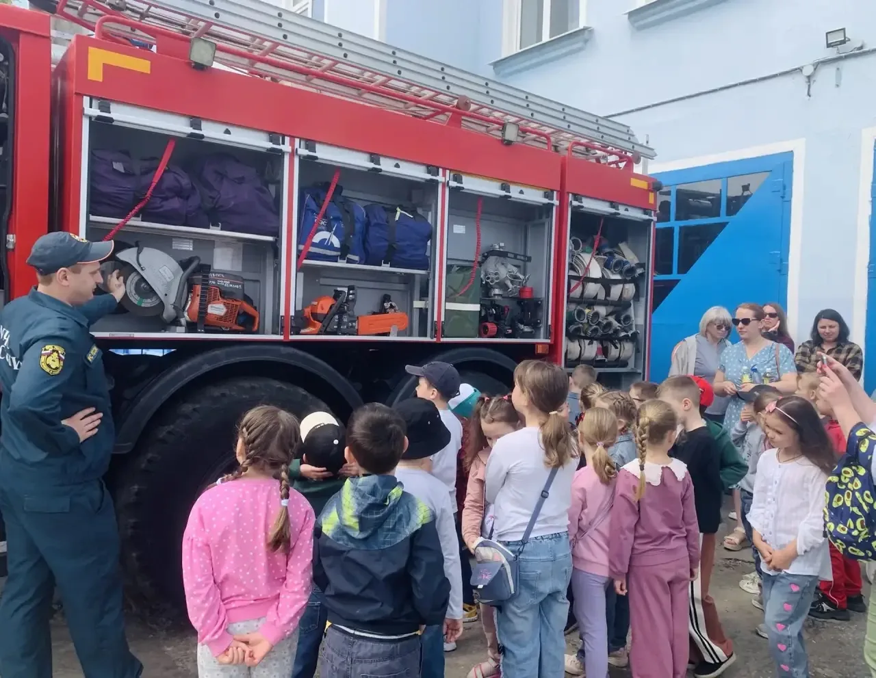 🚒Воспитанники МАДОУ № 7 вместе с родителями и педагогами побывали на познавательной экскурсии в 128-