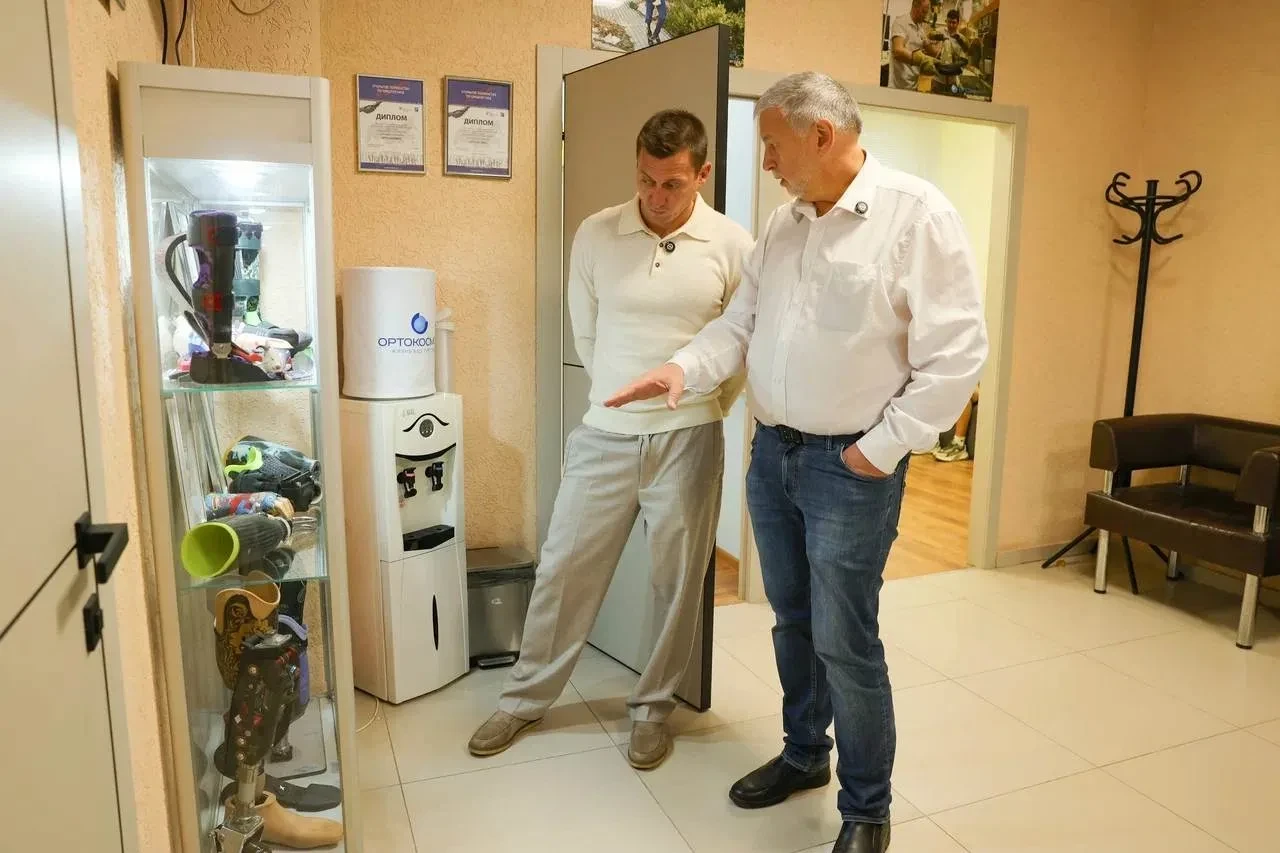 👥 Александр Легков встретился с коллективом мытищинской компании «Орто-Космос»