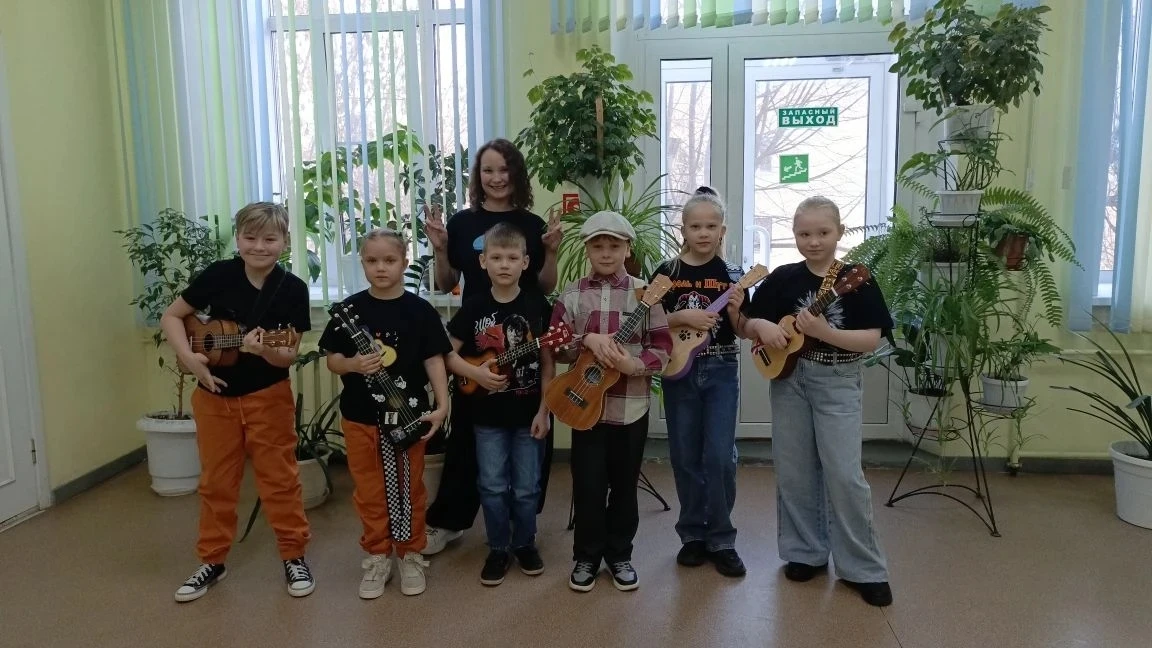 Горохов Миша (1Б) и Мосунов Дима (1Б) приняли участие в областном музыкальном конкурсе "Бекар. Назад