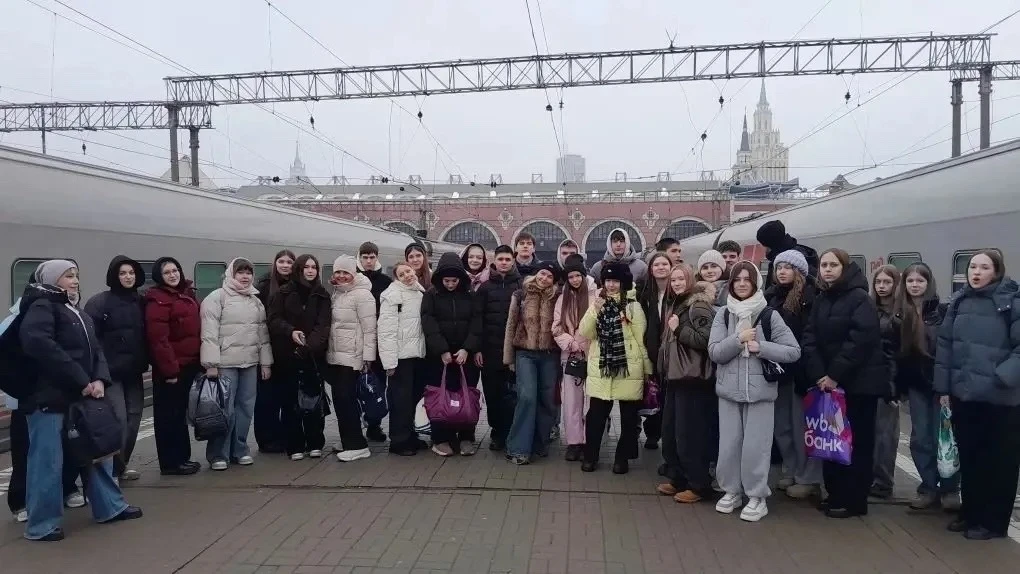 Путешествие сквозь века и высоты! Наши десятиклассники в Москве! 🌃   Вчера ребята побывали на кафедр