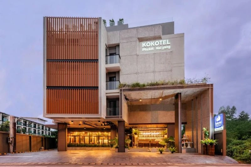 Отель KOKOTEL PHUKET NAI YANG расположен в Най-Янге на Пхукете, в 250 м от моря. До общ...
