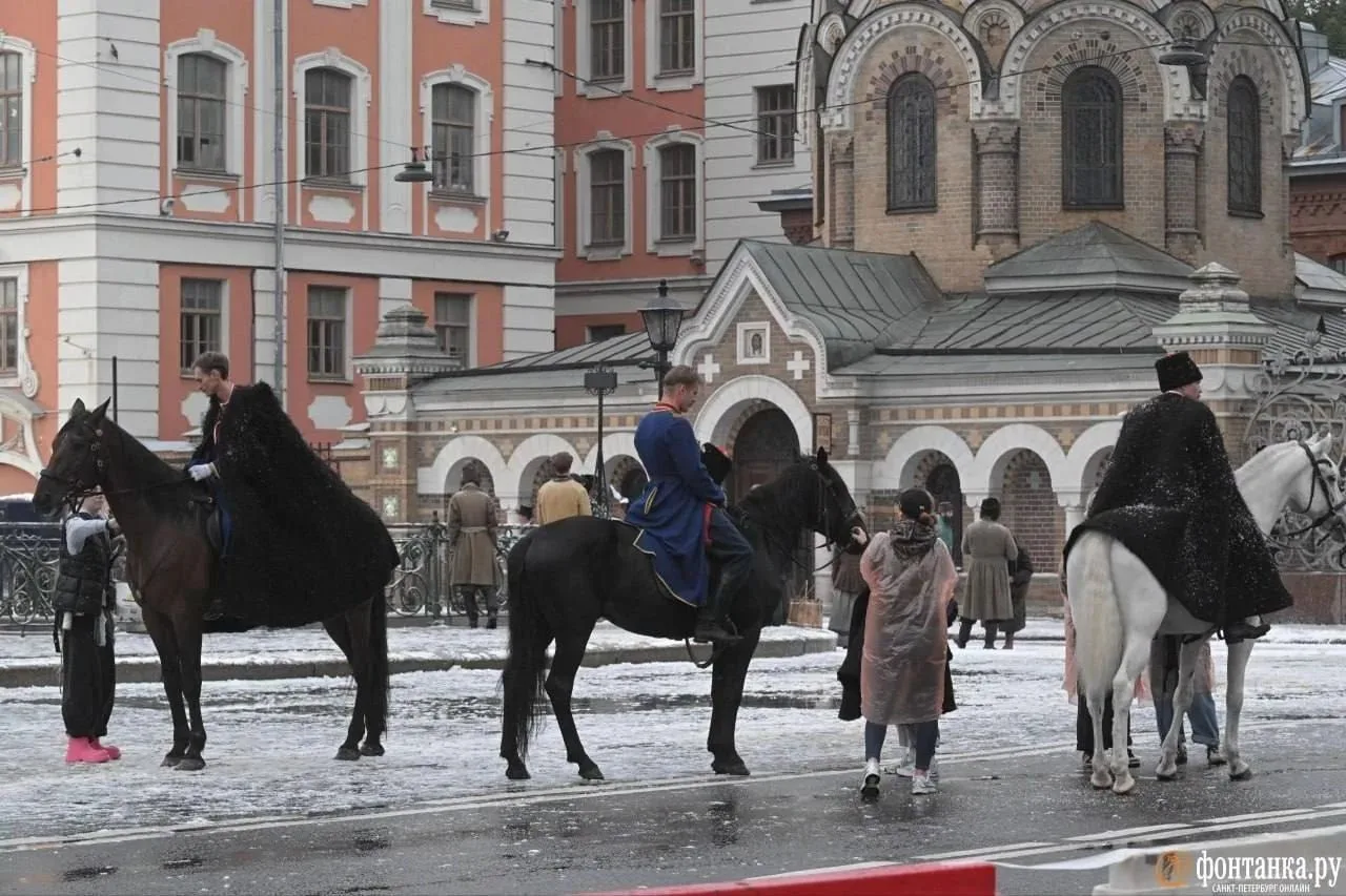 🎬 У Спаса на Крови снимают «Александра III»: кареты, папахи и дым