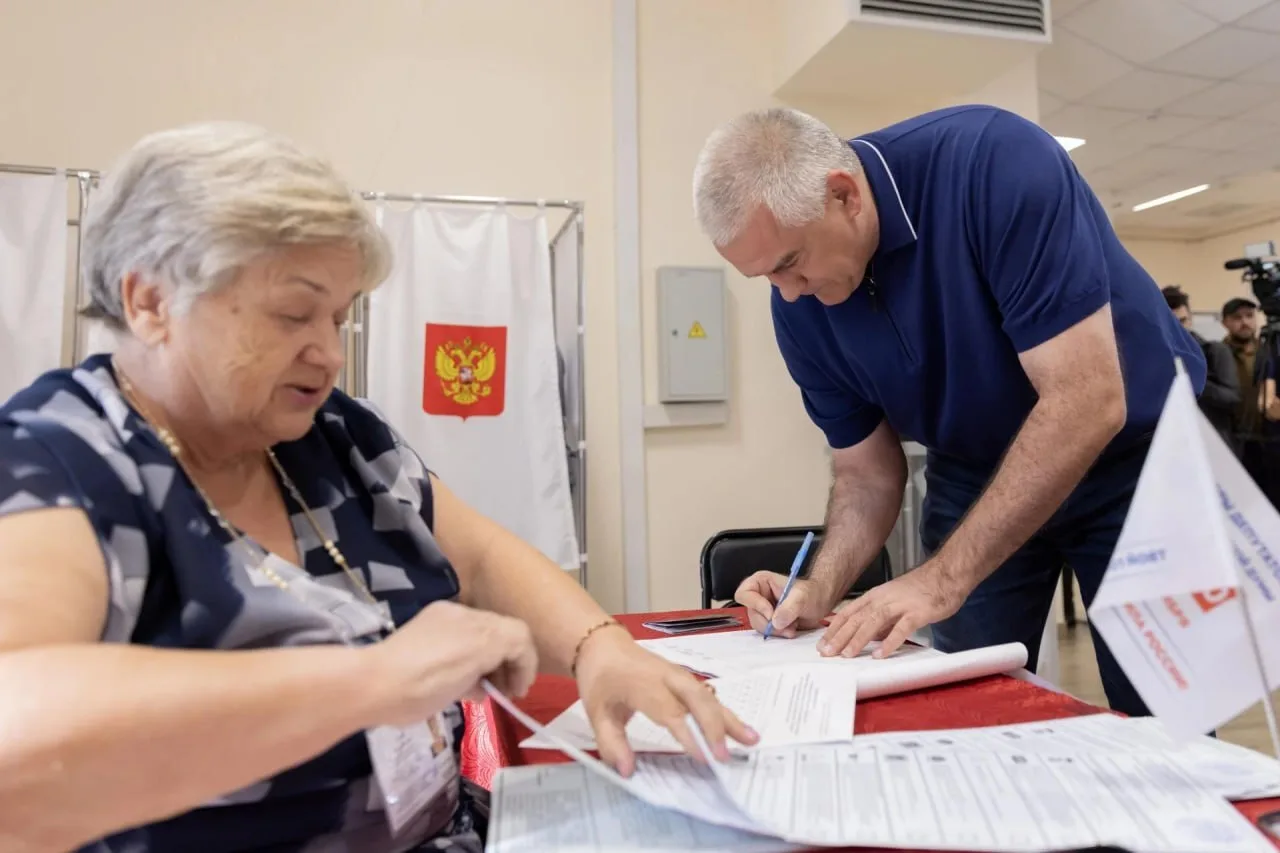 Глава Крыма Сергей Аксёнов проголосовал на выборах