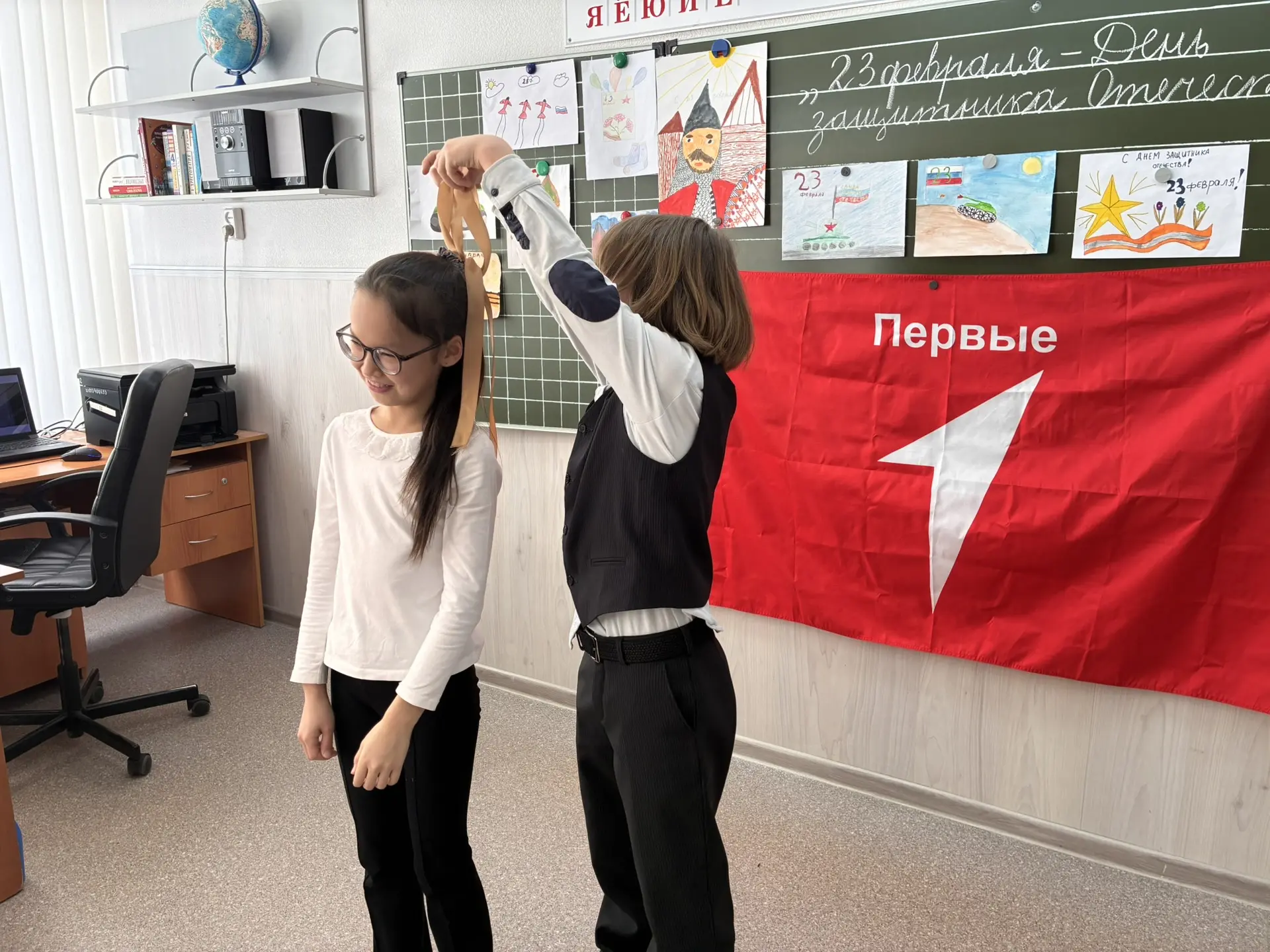 🇷🇺 В преддверии Дня защитника Отечества в нашей школе кипела активная работа!  💫 По инициативе совет