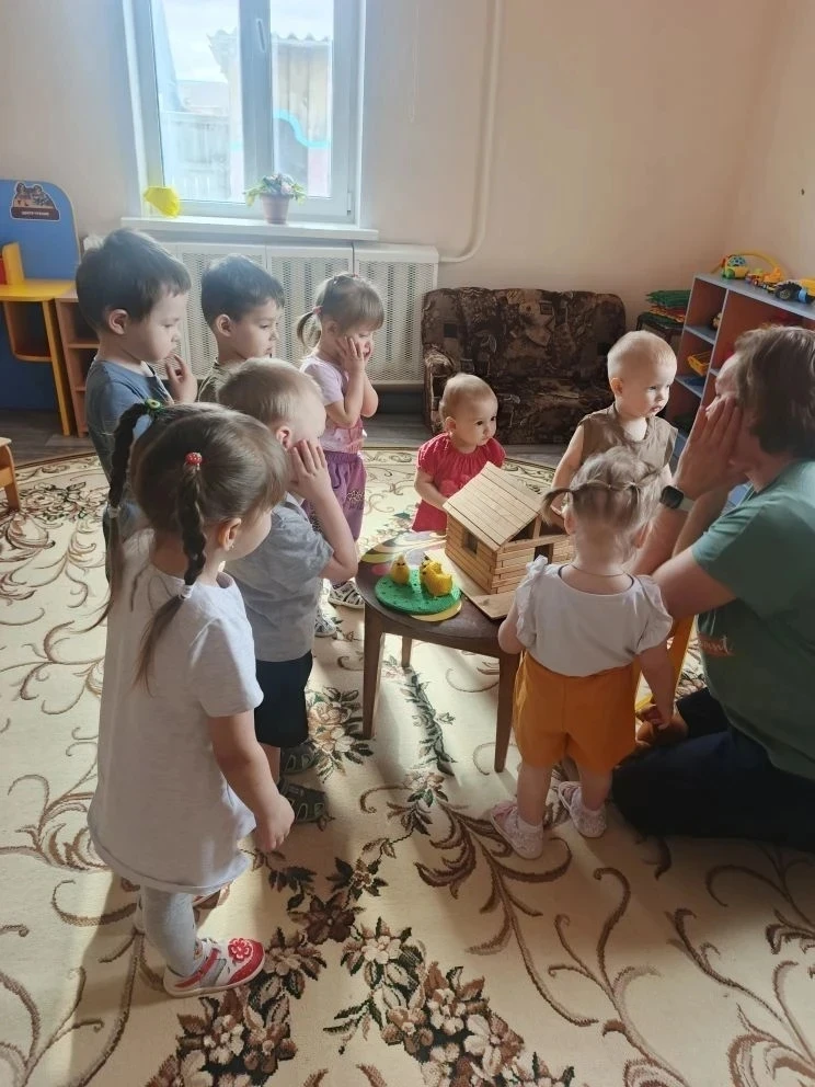 В рамках  тематической недели "Домашние животные и их детёныши" в младшей группе прошла познавательн