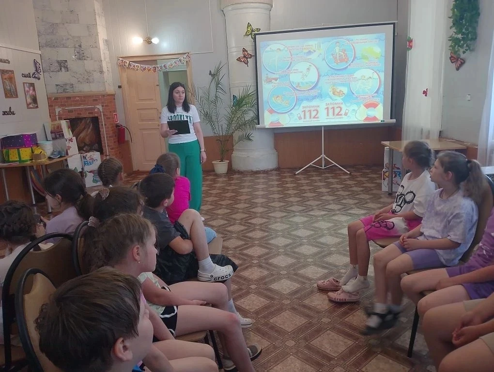 Специалисты ГАУ СО КЦСОН провели образовательное мероприятие «Осторожно: открытый водоём». Мероприят