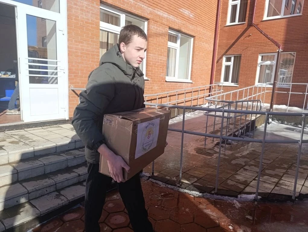 Тепло родного дома – в каждой посылке💕  Сегодня мы снова отправили нашим героям на передовую частичк