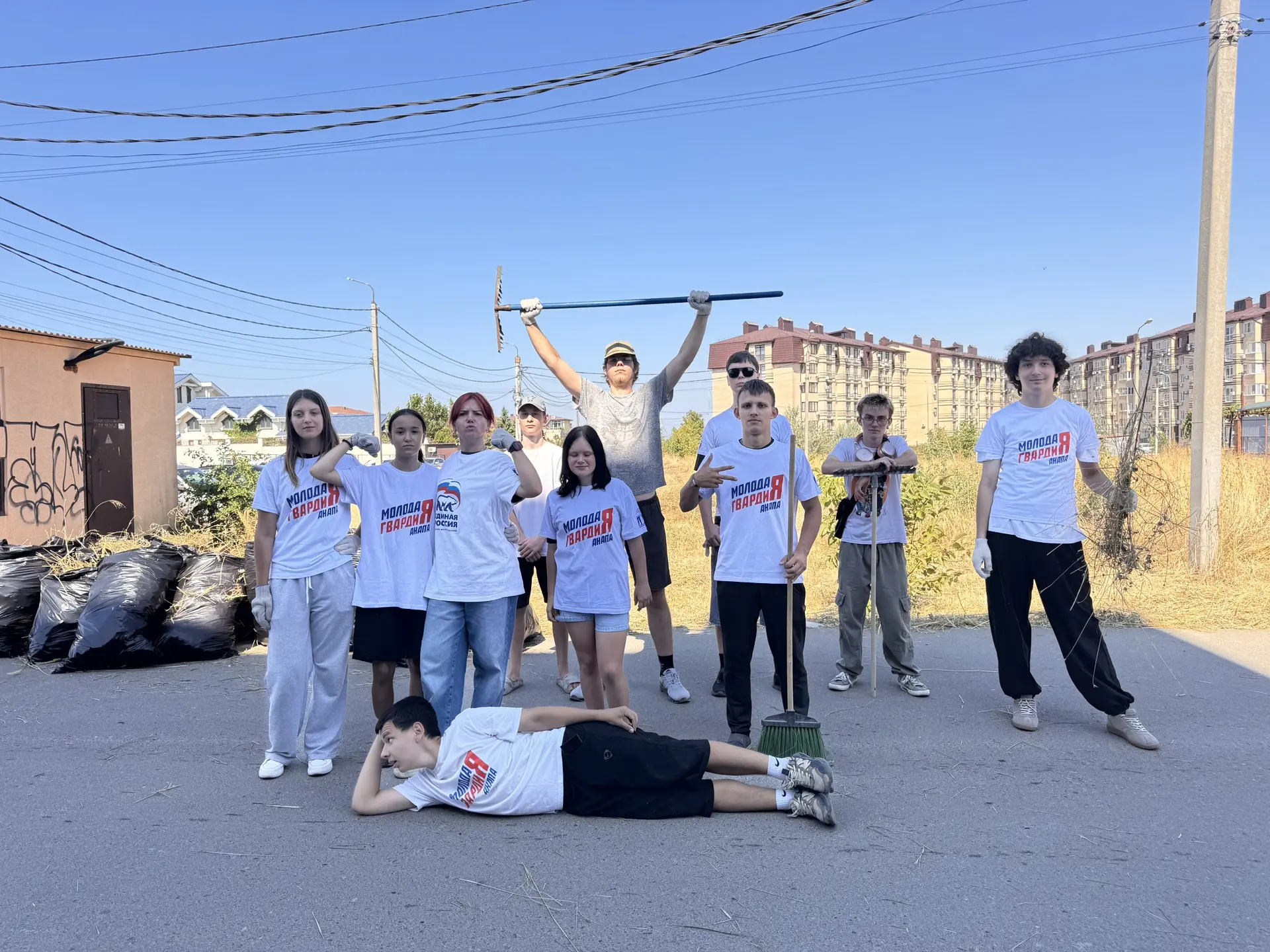 🌿 Молодогвардейцы АИТ провели субботник! 💪