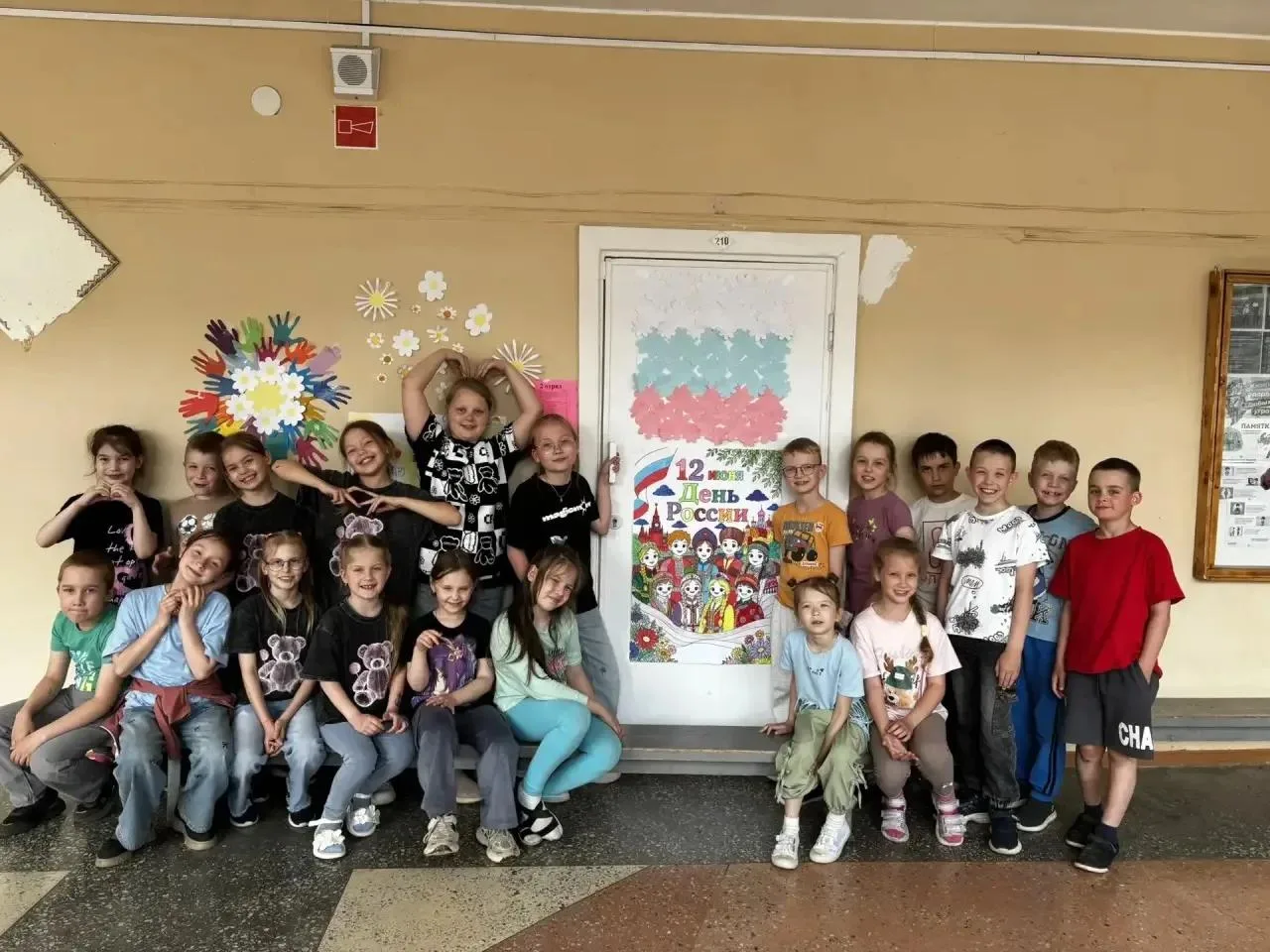 Девятый день (11.06.2026)

✅Все отряды посетили Кировский театр кукол имени А. Н. Афанасьева, спекта