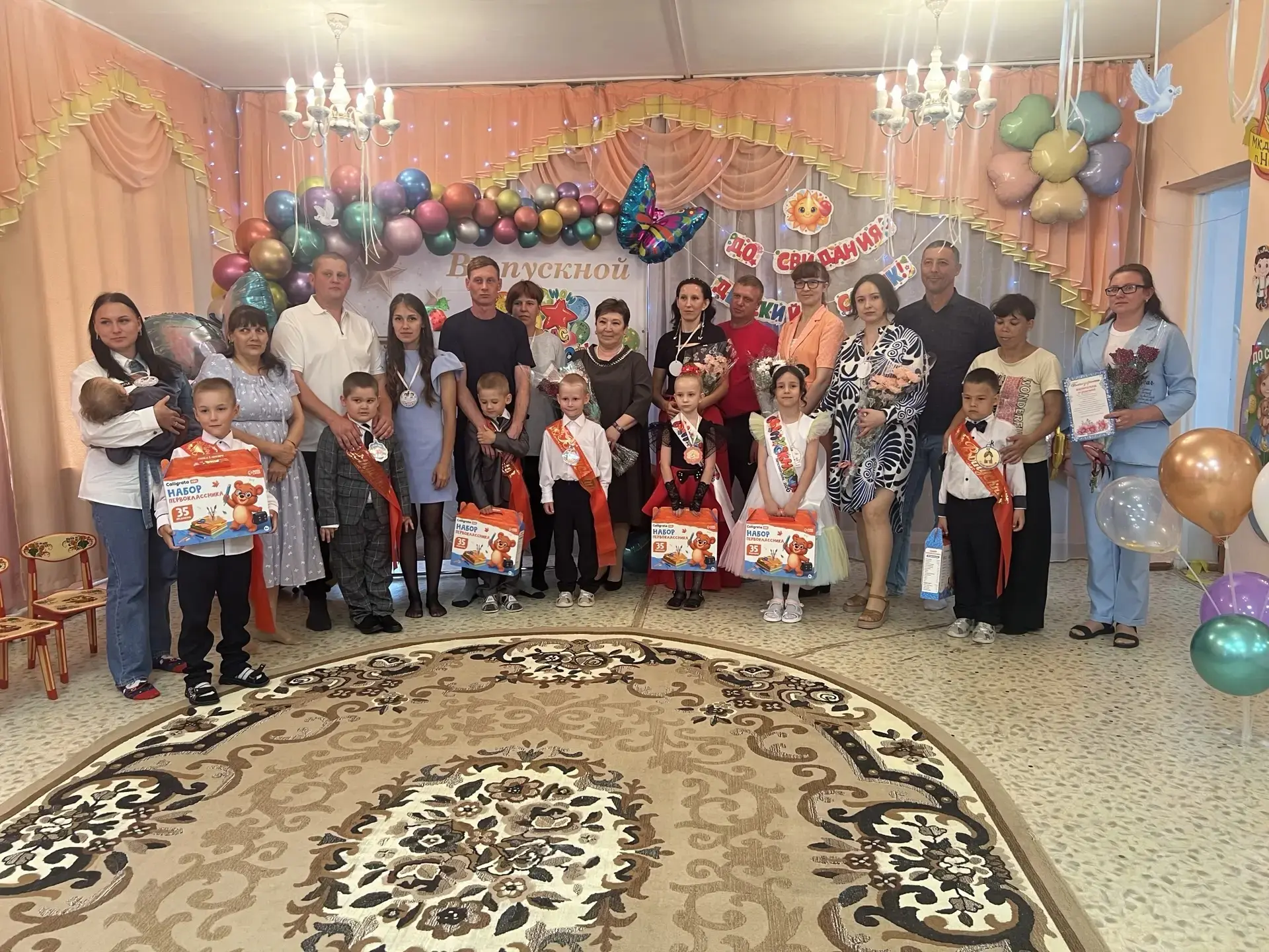В нашем детском саду, прошёл трогательный и долгожданный выпускной праздник для воспита...