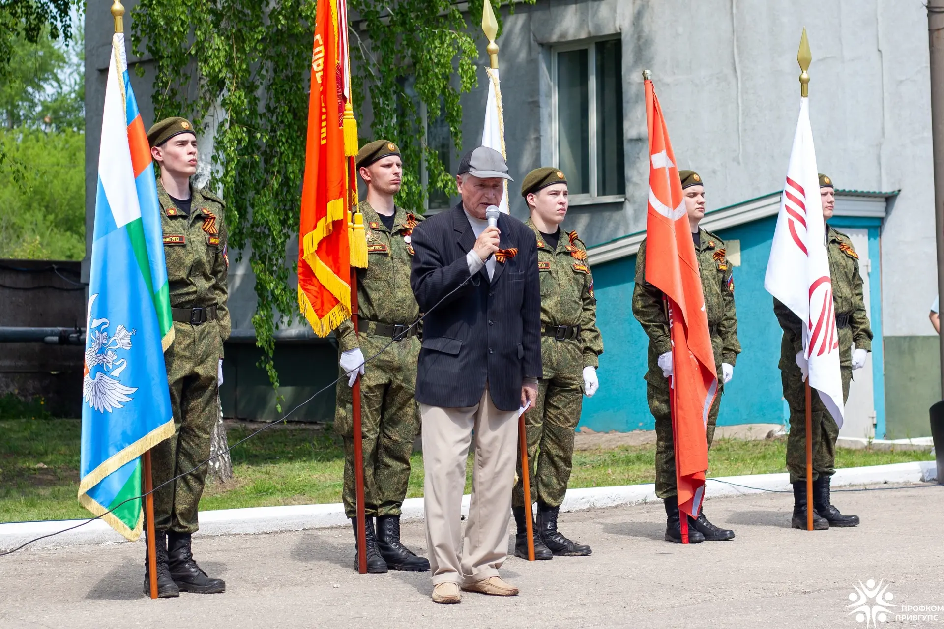 🇷🇺 Верность поколению победителей  🎖 В четверг, 7 мая, в ПривГУПС прошел митинг-концерт с участием с