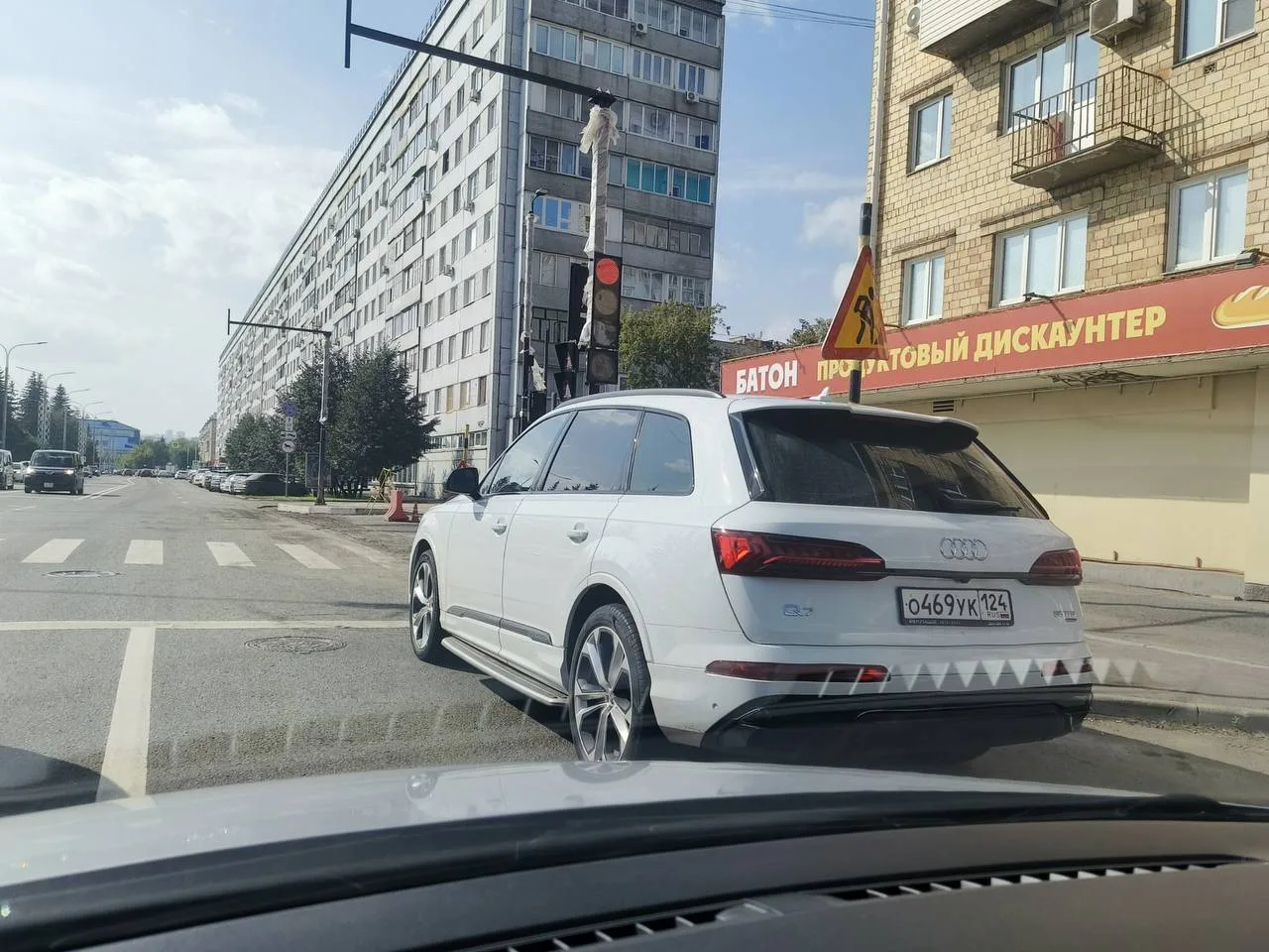 Гуру парковки: оставил авто на Дубровинского и ушел.