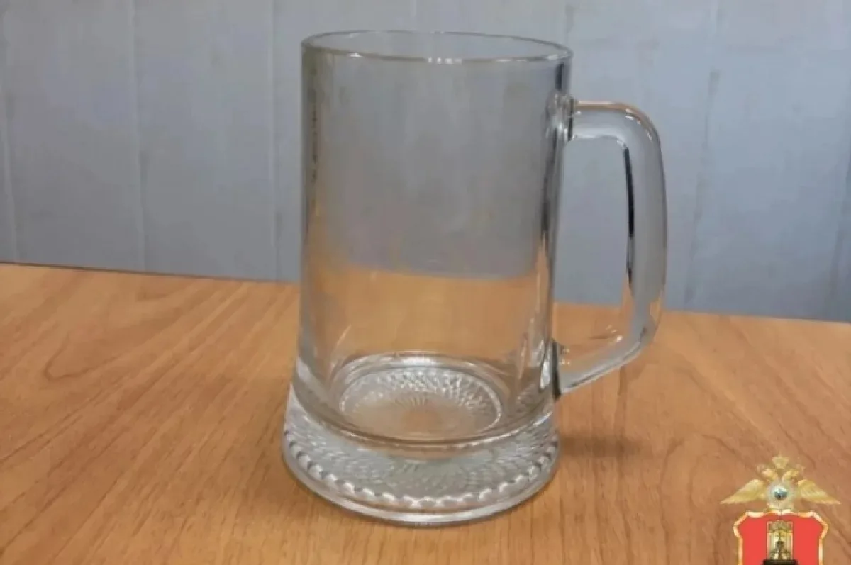 В борьбе за ухажёра женщина в Твери пустила в ход пивную кружку 🍺👊    Из-за ревности, усиленной го