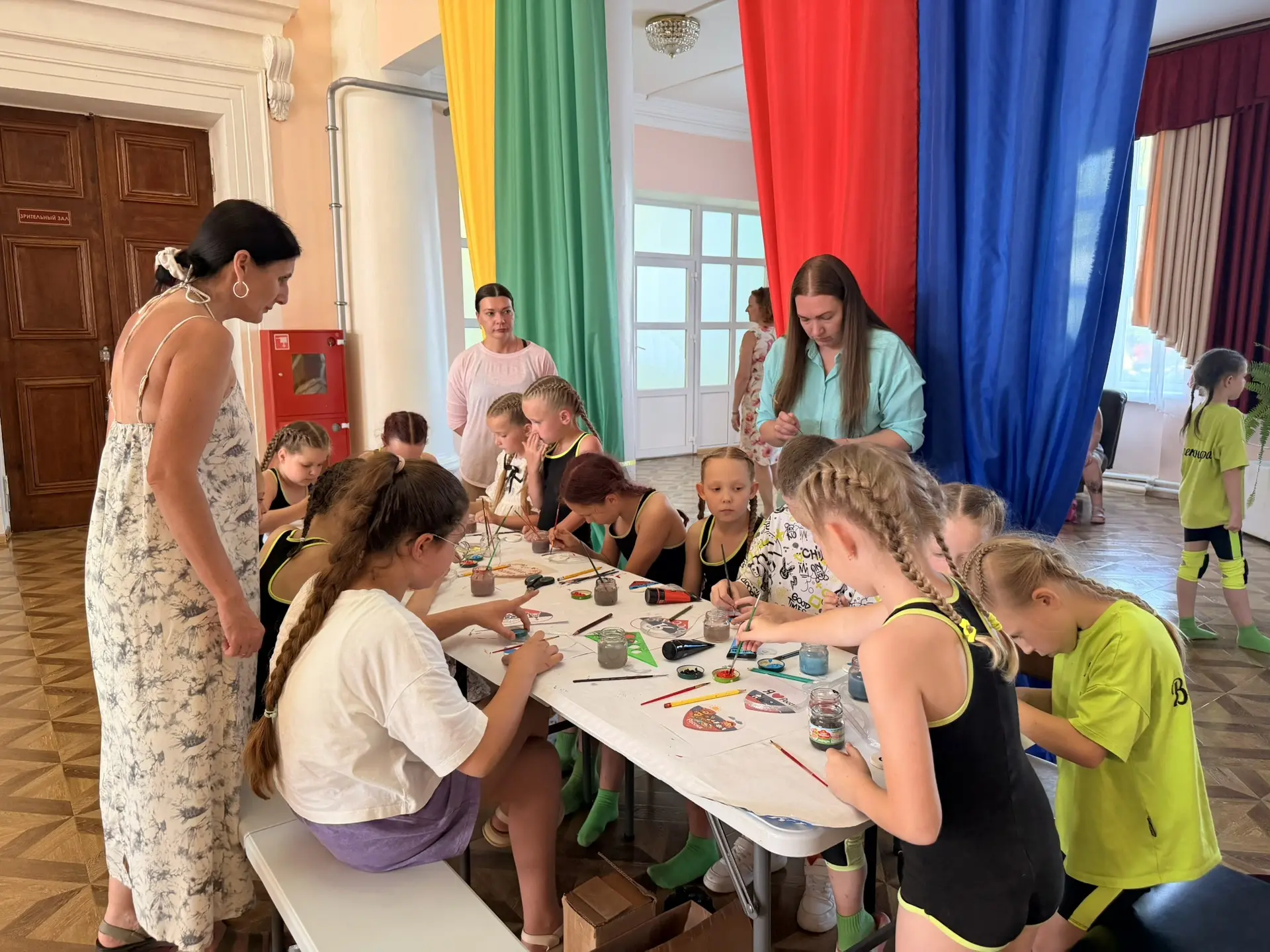 12 июня 🇷🇺 в концертном зале Дворца культуры прошла концертная программа «С любовью к России», пос