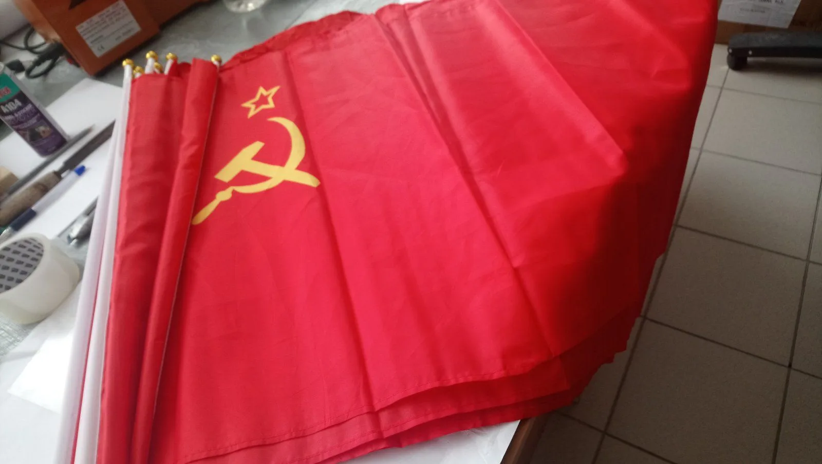 Подготовка к 9 Мая началась. В наличии есть флаги