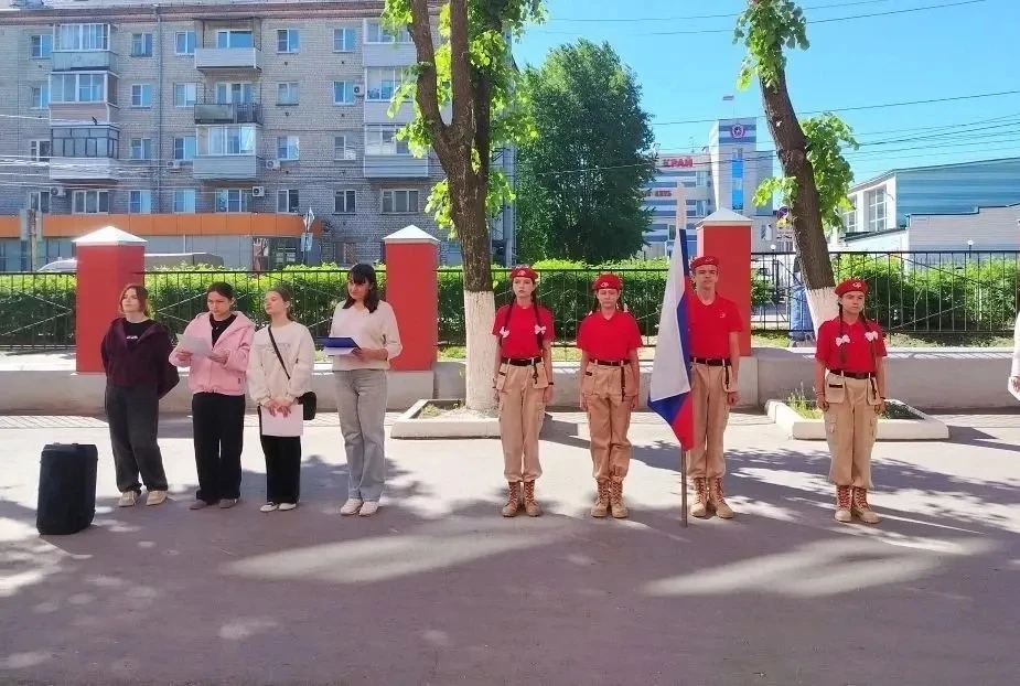 В школьном лагере состоялось торжественное открытие смены! 🏕️

Сегодня в нашей школе прошла торжест