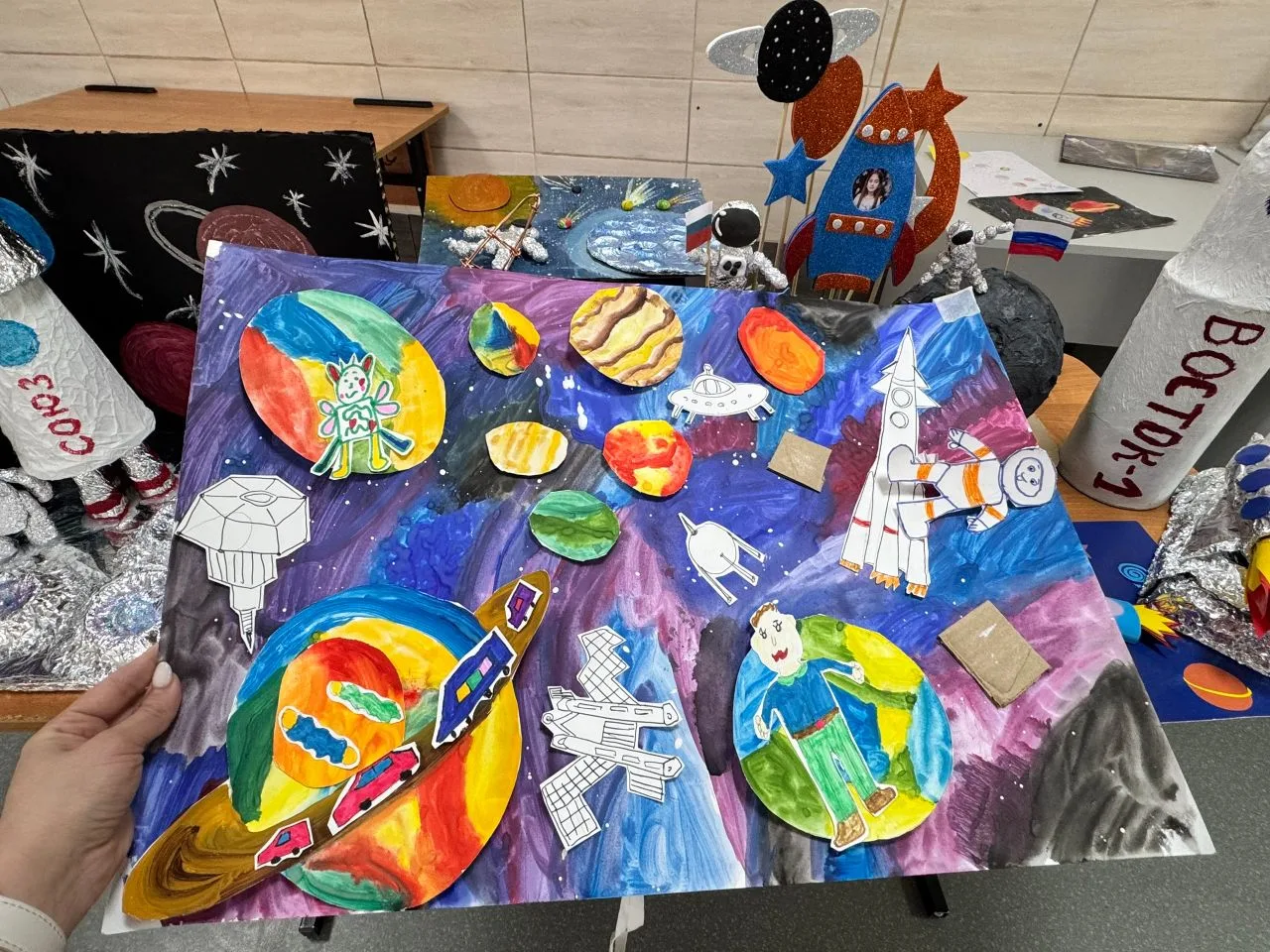 🚀 К звёздам своими руками! 🚀  Наши юные «космонавты» из начальной школы уже готовы покорять галактик
