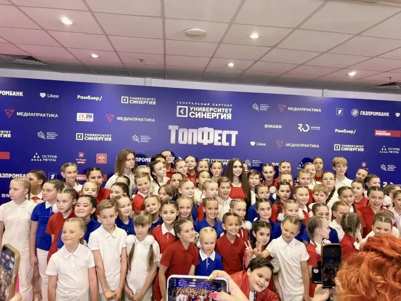 Юные щелковчанки выступили в СК «Лужники»! 🎉✨
🇷🇺12 июня, в День России, в «Лужниках» прошёл главн