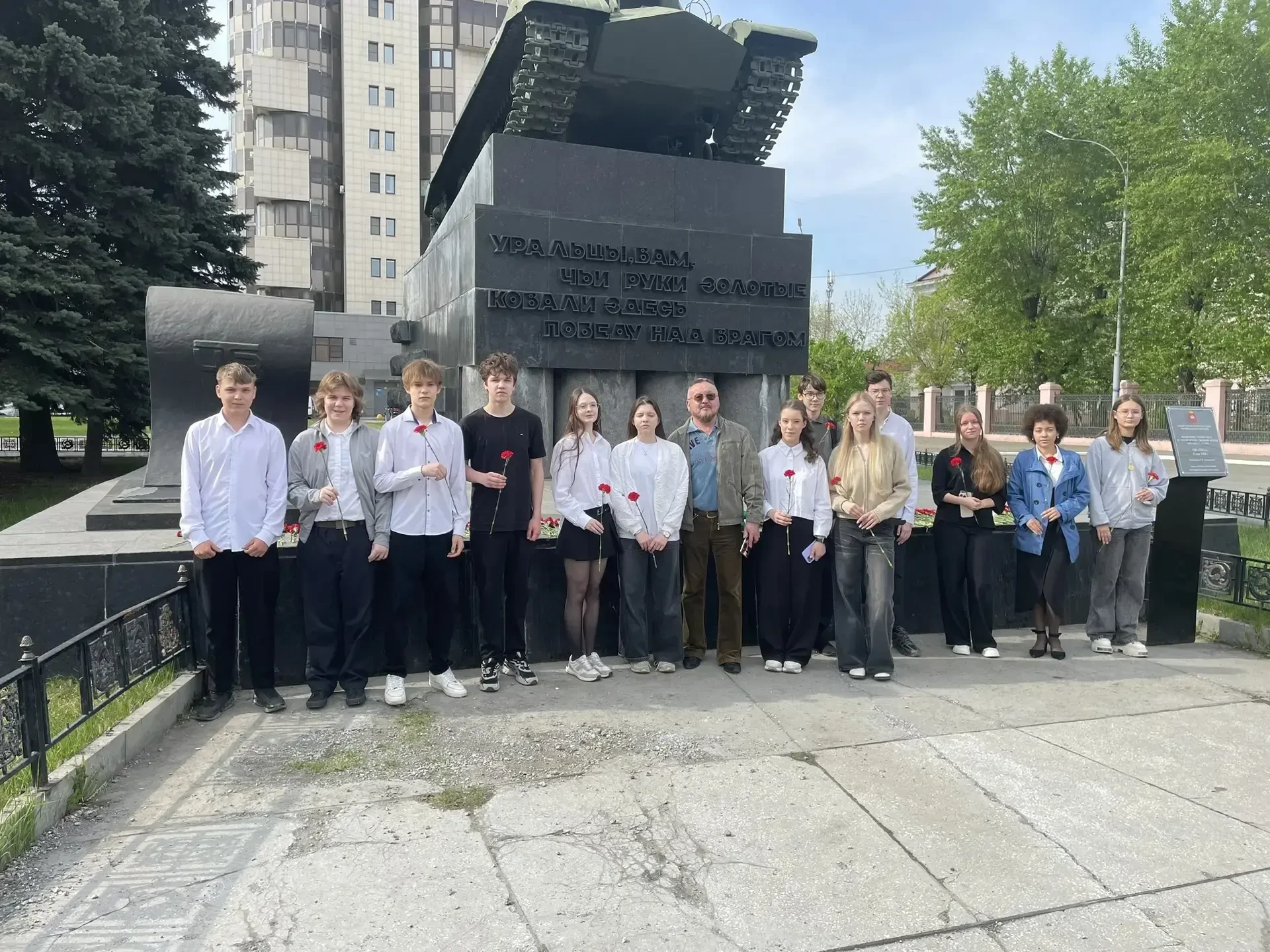 🕯️ 81 год Победы. Память, которую мы храним.  Ежегодно гимназисты принимают участие в торжественном 