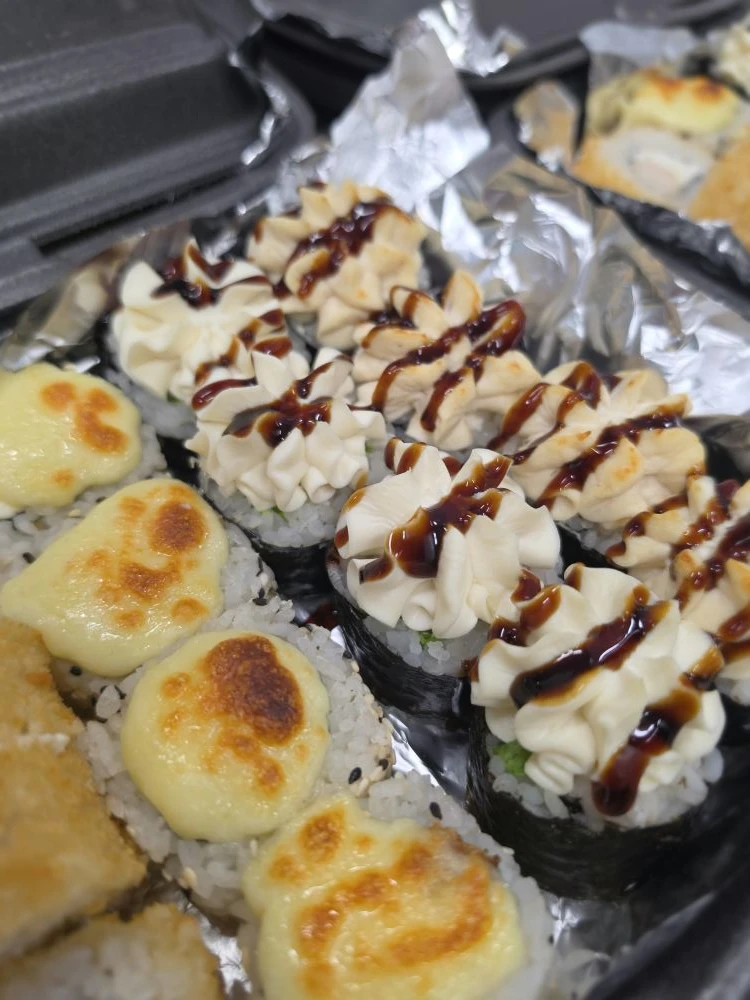 С сегодняшнего дня объявляем акцию "Поймай Red Plate 🍣" открытой ✨️

Выложили в нашем канале в ВК, 