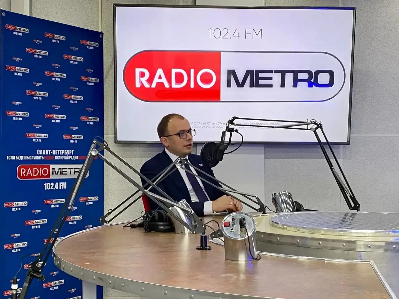 Вчера в эфире RADIO METRO обсудили ряд важных тем. Основные моменты зафиксировали в текстовой трансл