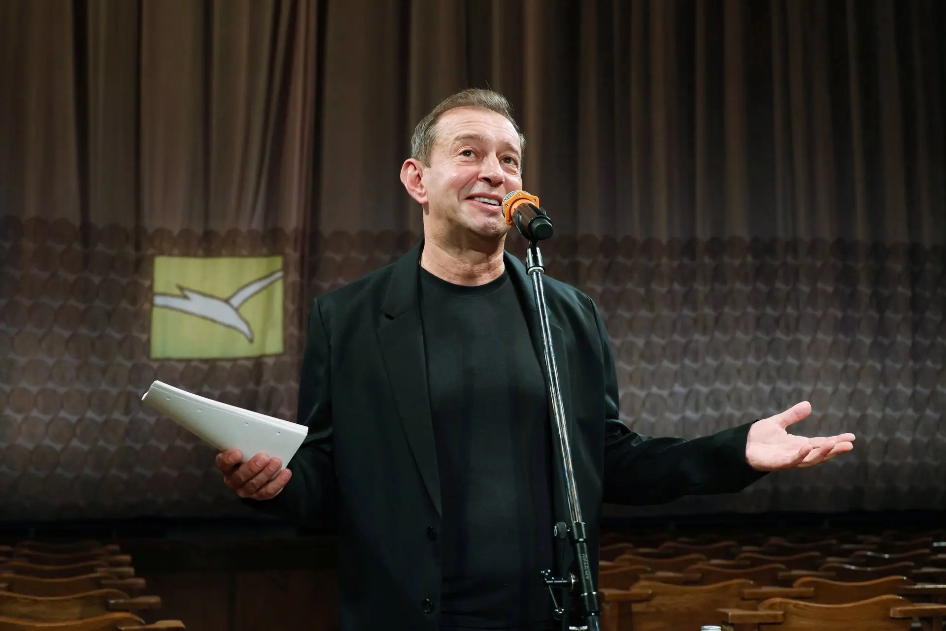 На сборе труппы художественный руководитель-директор МХТ имени А.П. Чехова Константин Х...
