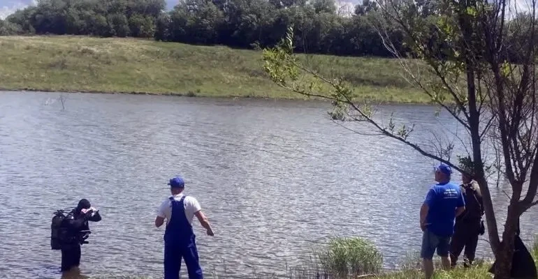 ❗️ В Большеглушицком районе Самарской области водолазы обнаружили тело мужчины, утонувшего в озере в