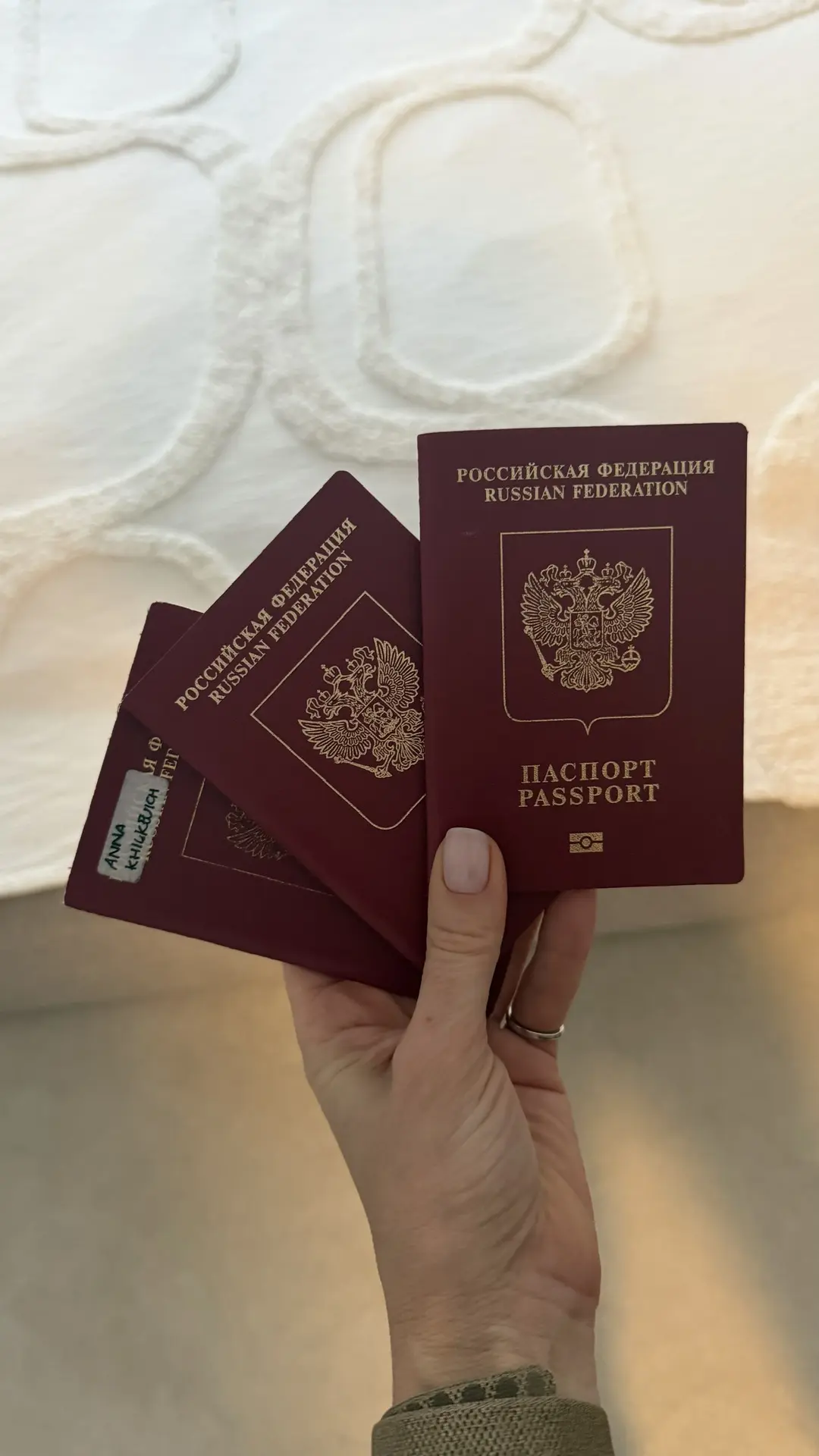 Официальный бонжур 🥐 У нас с девочками начались французские каникулы))  Я очень соскучилась по сестр