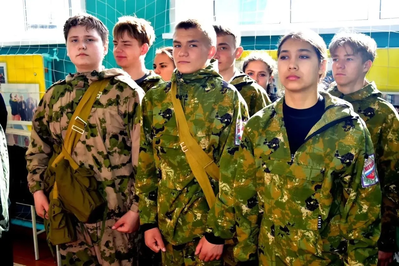 15 апреля в Алтайской СОШ №2 прошел муниципальный этап Всероссийской военно-патриотической игры «Зар