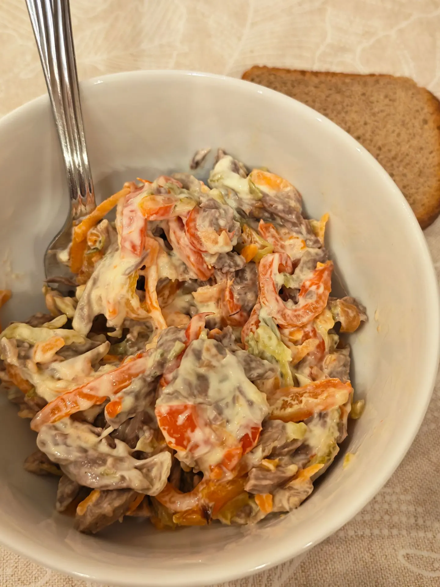 Я этот салат готовила с  куриной грудкой, с филе бедра индейки и вот с говядиной.. Все ...