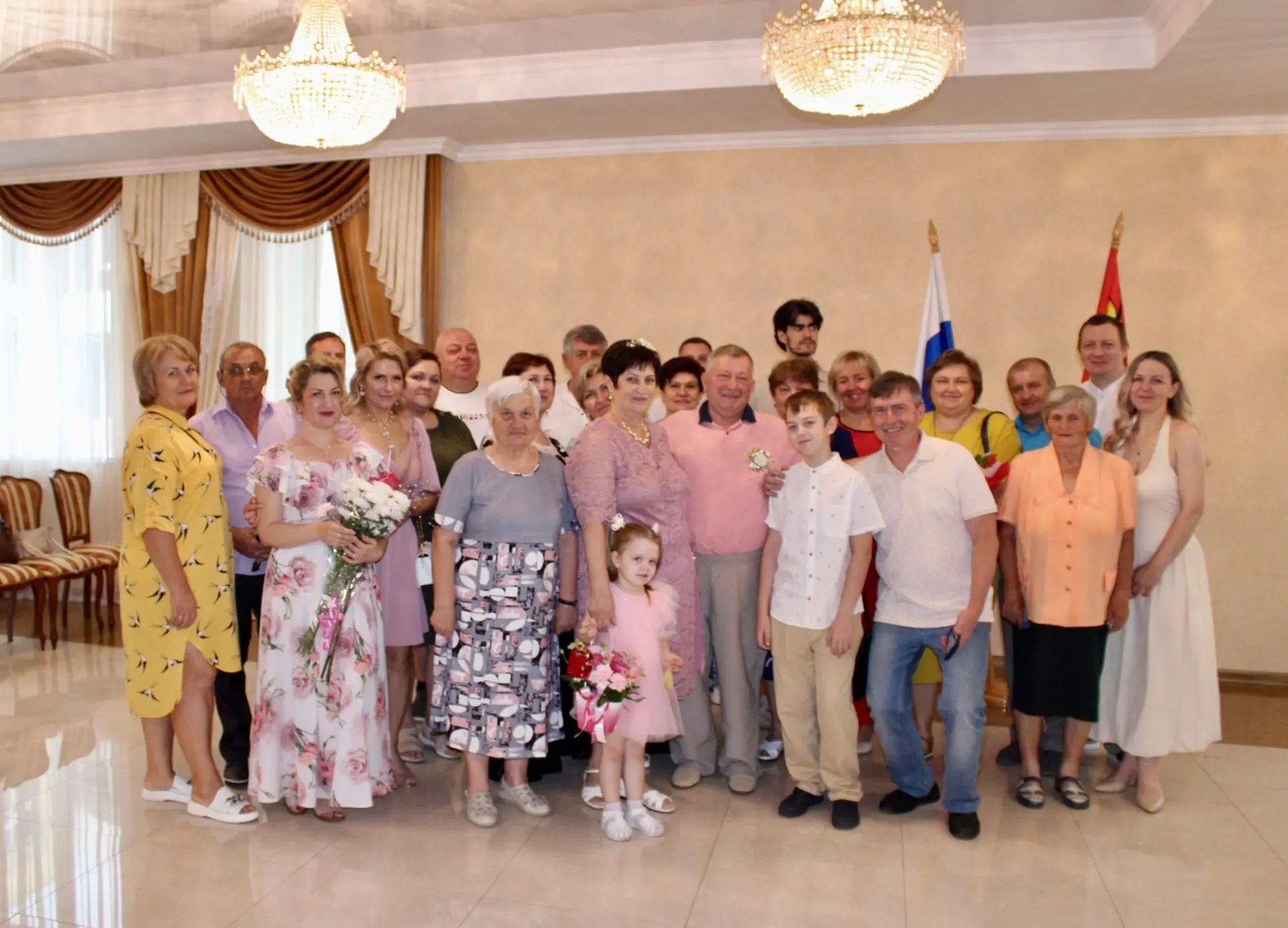 ✨Золотая свадьба в День России: 
супруги Люшные вновь сказали 'Да'!✨

     В День России, 12 июня, с