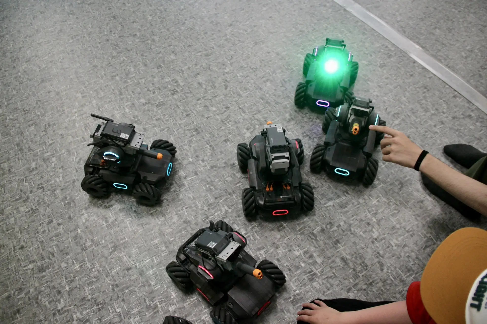 🤖🏁 Скорость, точность и немного инженерного азарта — именно так прошёл мастер-класс «Гонки роботов