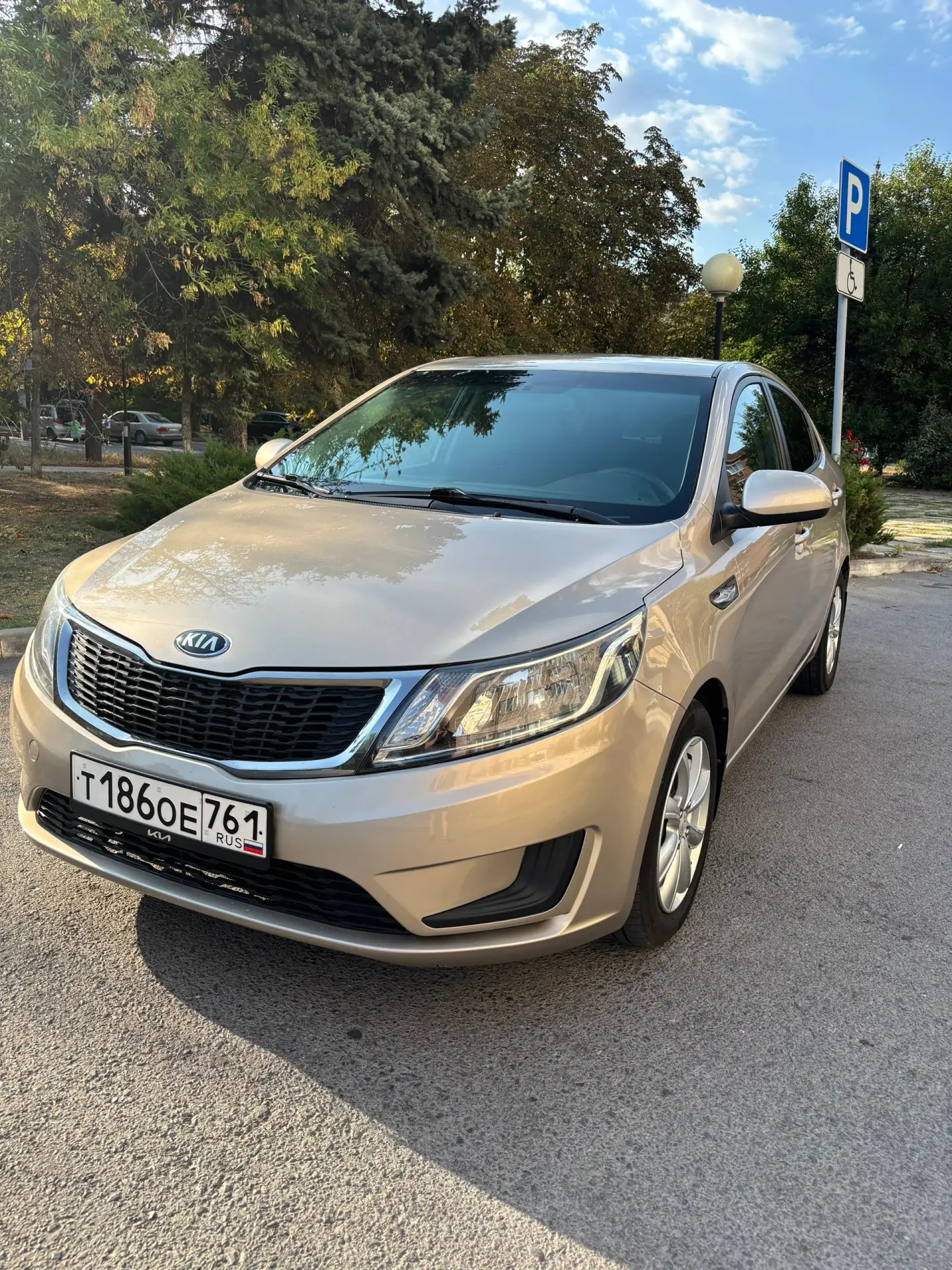 🚗 Kia Rio (2013)