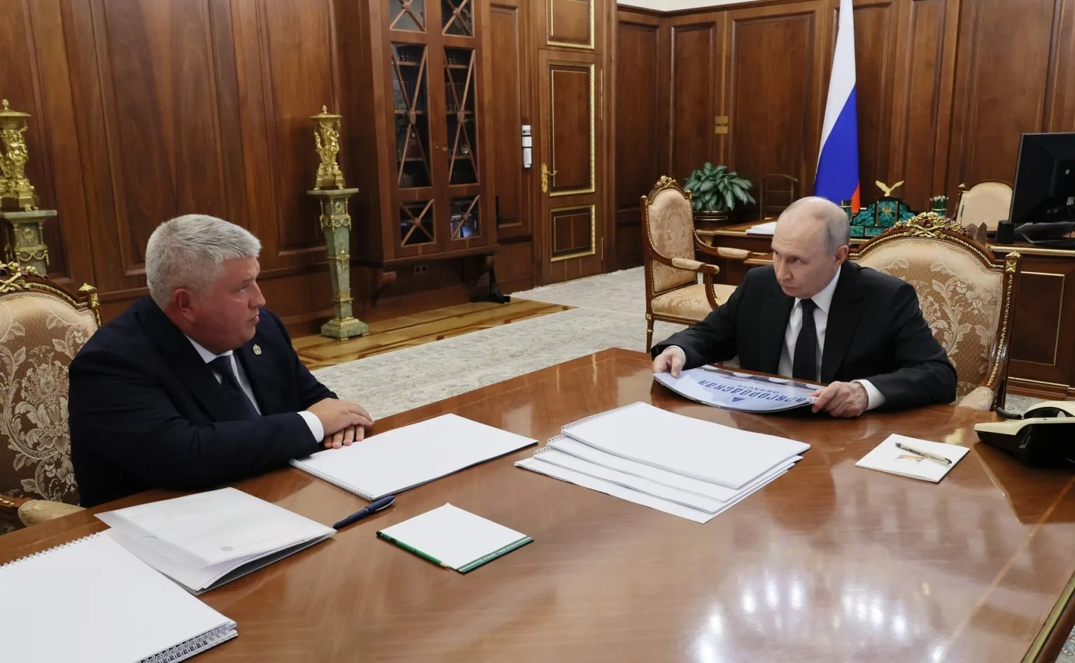 Путин провел рабочую встречу с губернатором Новгородской области