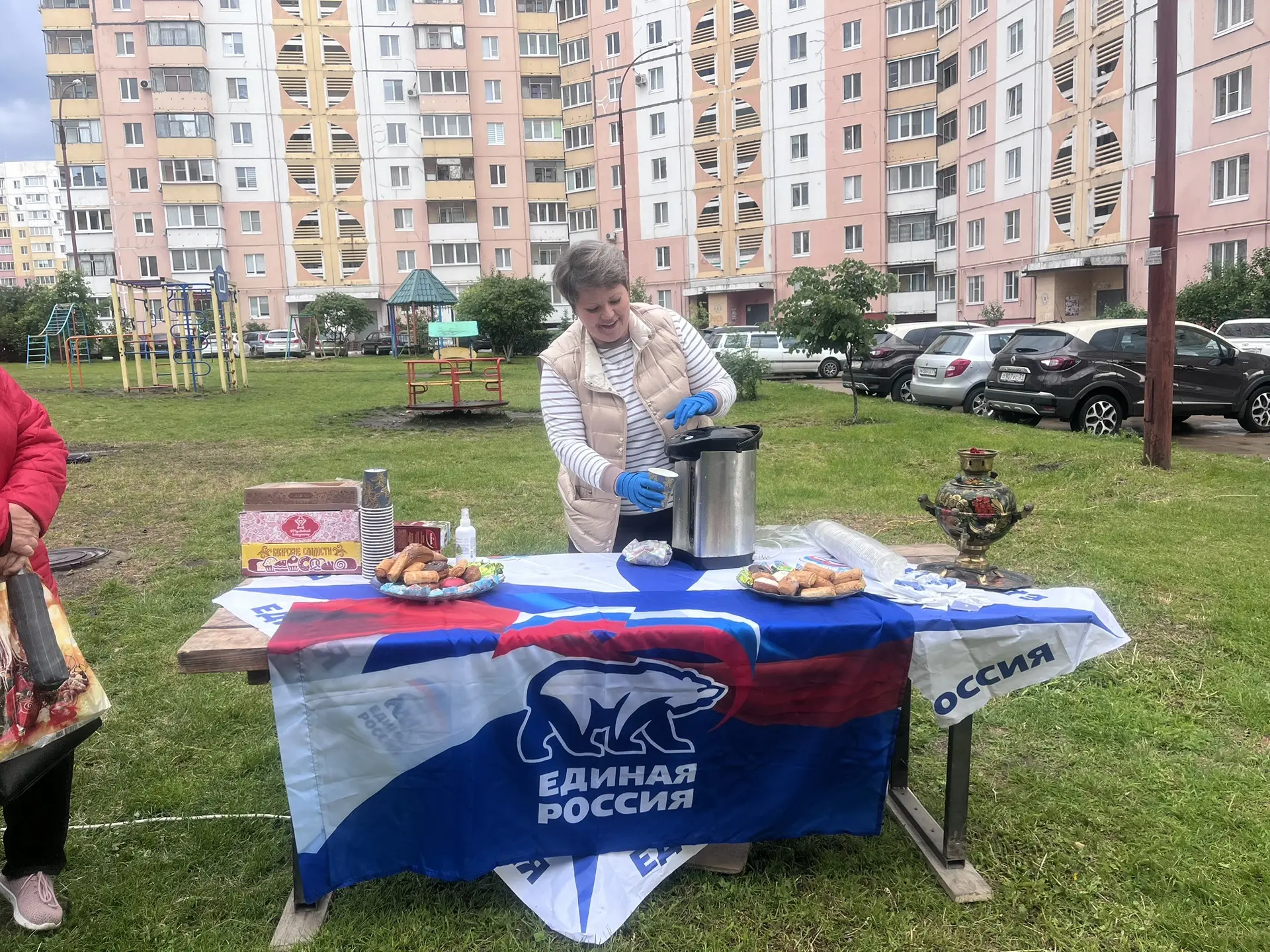 Соседи — это семья, которую мы выбираем сами!