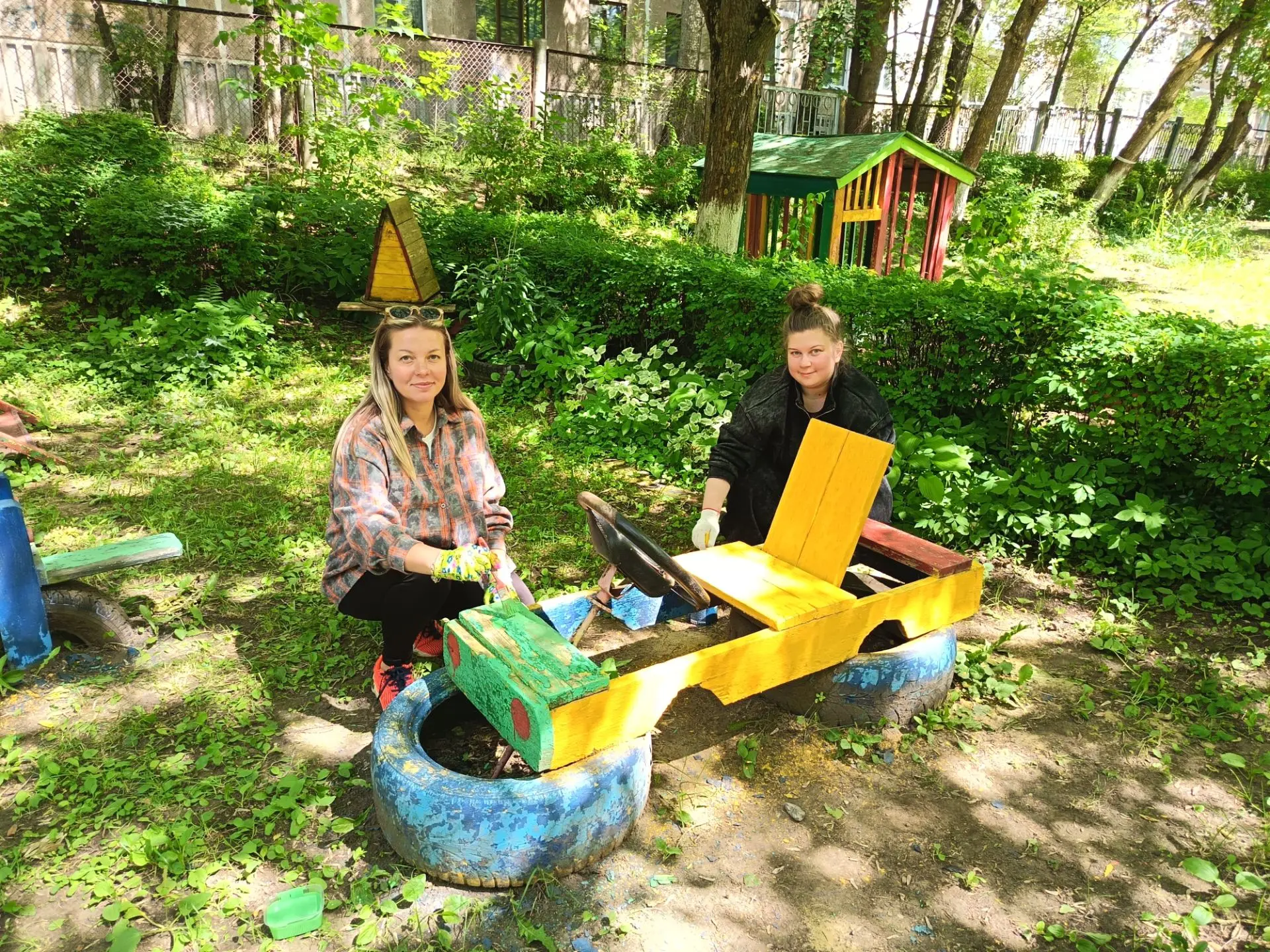 💛 Дорогие родители группы «Солнечные зайчики»!
💛 От всей души благодарим Вас за покраску и ремонт 
