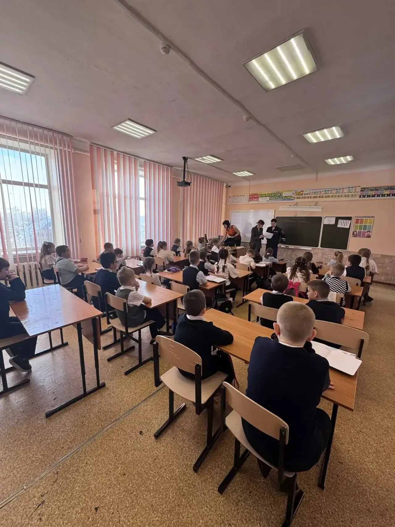 В Толмачевской школе №61 продолжается работа по профилактике детского дорожно-транспортного травмати
