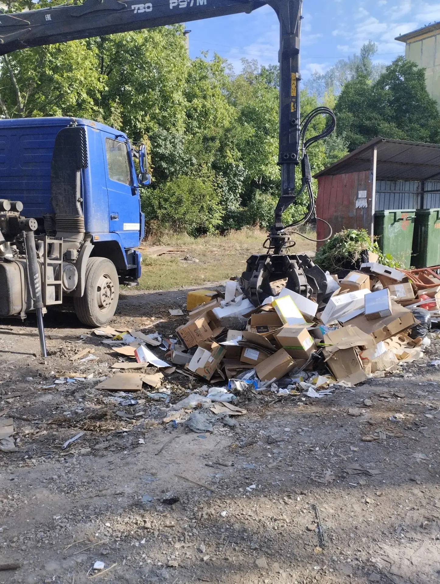 В Центрально-Городском внутригородском районе проведена работа по вывозу скоплений ТКО ...