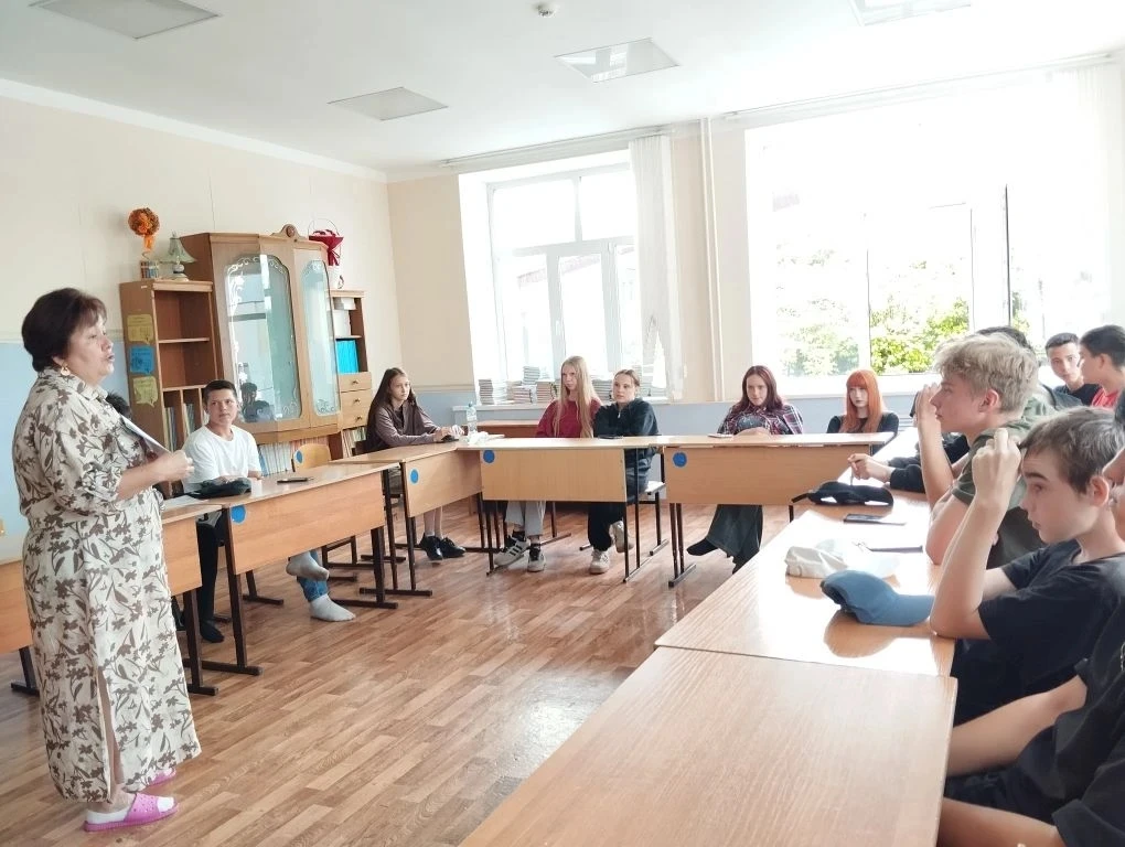 Летний лагерь труда и отдыха «Парус» успешно завершил свой 15-й рабочий день, объединив общественно 