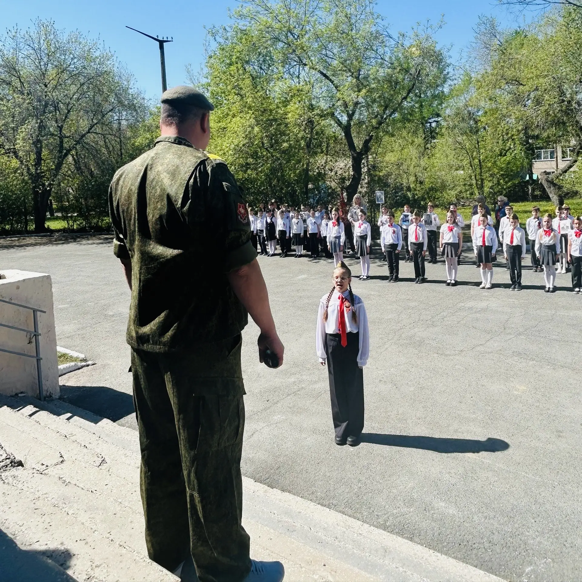 ⭐Смотр строя и песни - это традиционное мероприятие, которое проводится в школах и других учебных за